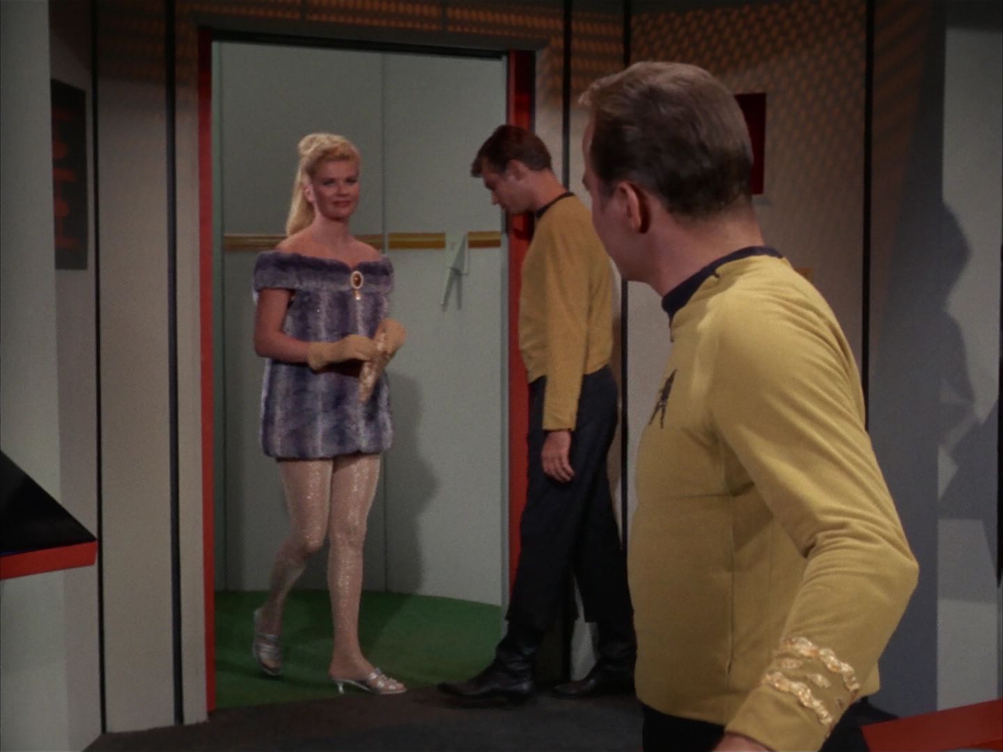 ariane179254_StarTrek_1x13_TheConscienceOfTheKing_0997.jpg