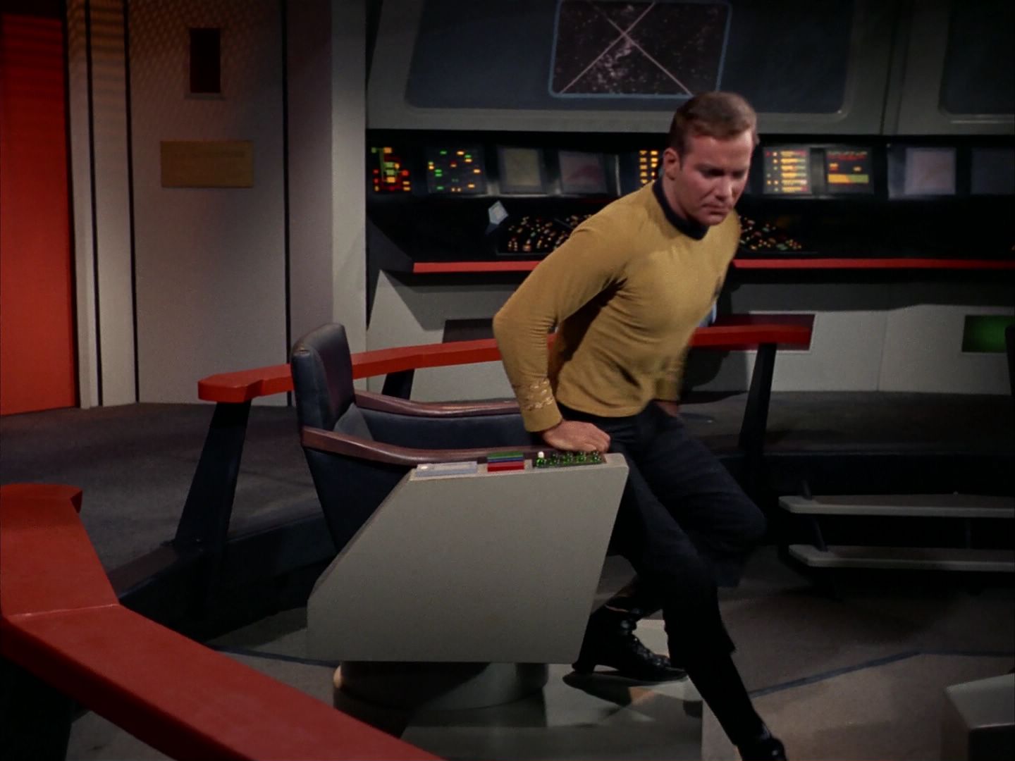 ariane179254_StarTrek_1x13_TheConscienceOfTheKing_1066.jpg