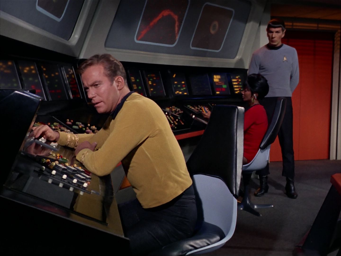 ariane179254_StarTrek_1x13_TheConscienceOfTheKing_1077.jpg