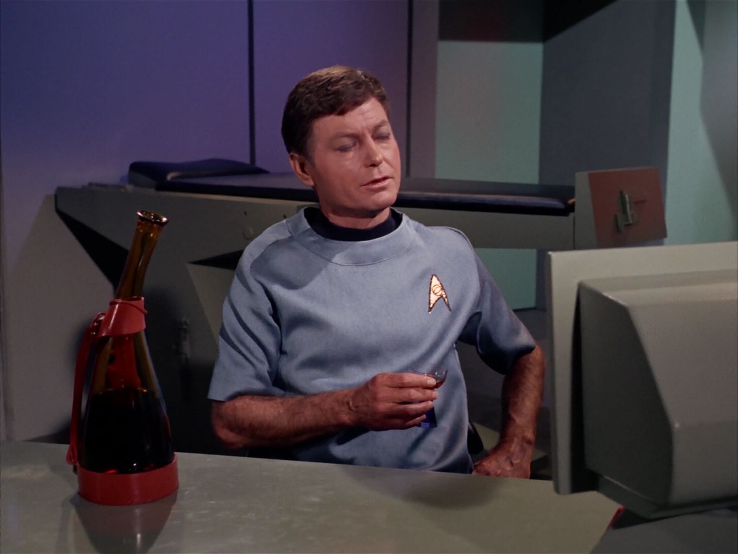 ariane179254_StarTrek_1x13_TheConscienceOfTheKing_1156.jpg