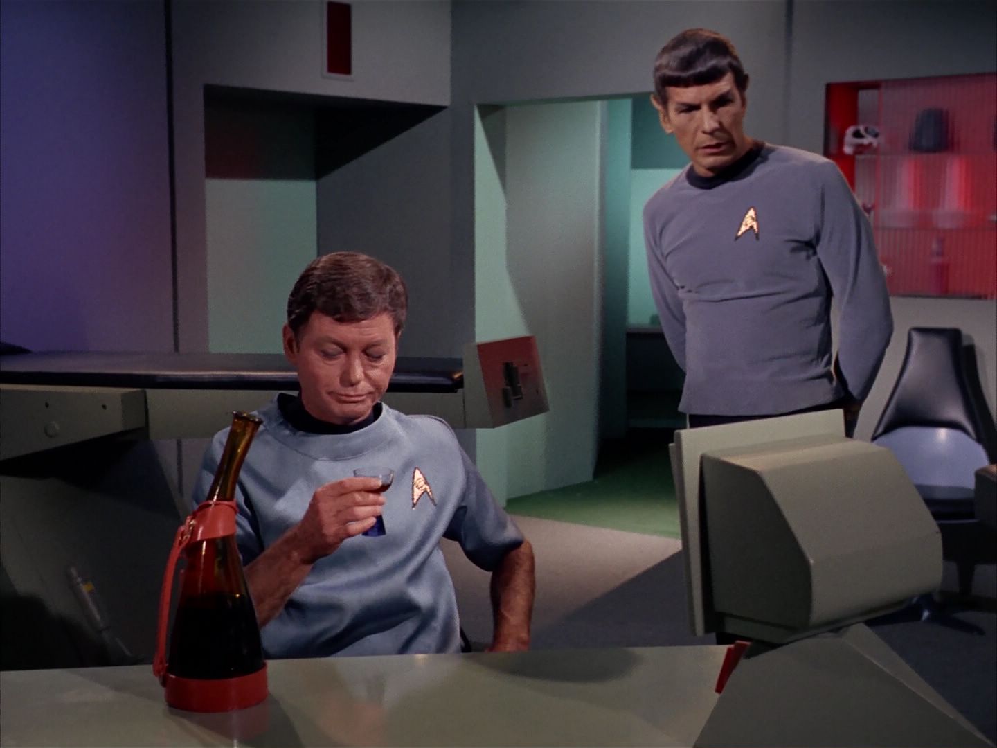 ariane179254_StarTrek_1x13_TheConscienceOfTheKing_1165.jpg