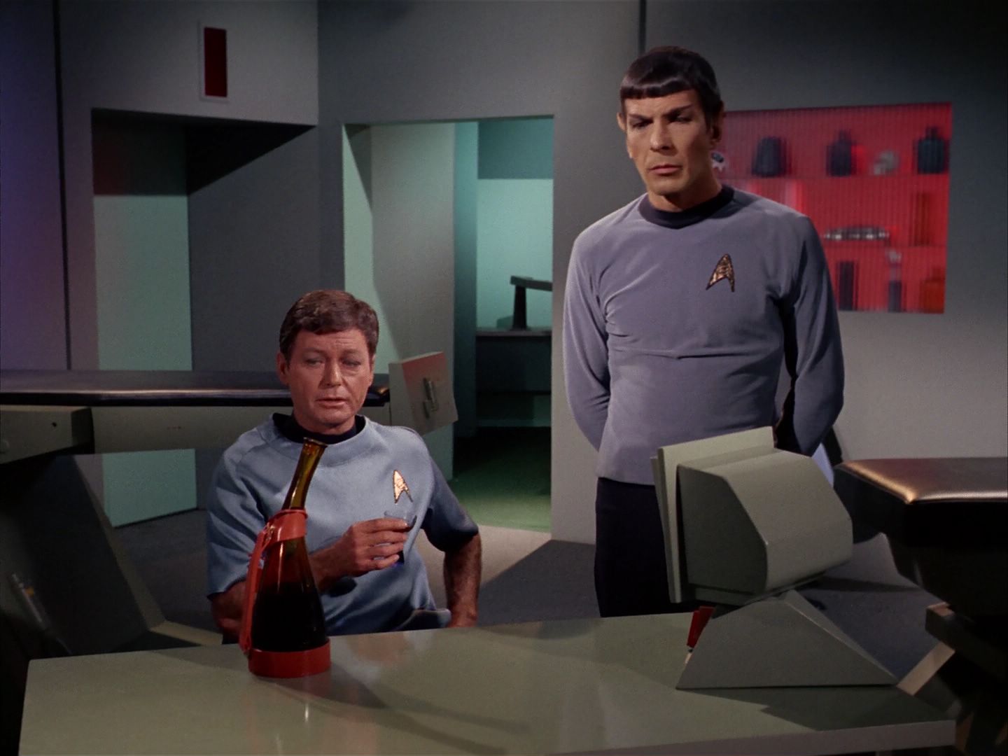 ariane179254_StarTrek_1x13_TheConscienceOfTheKing_1188.jpg