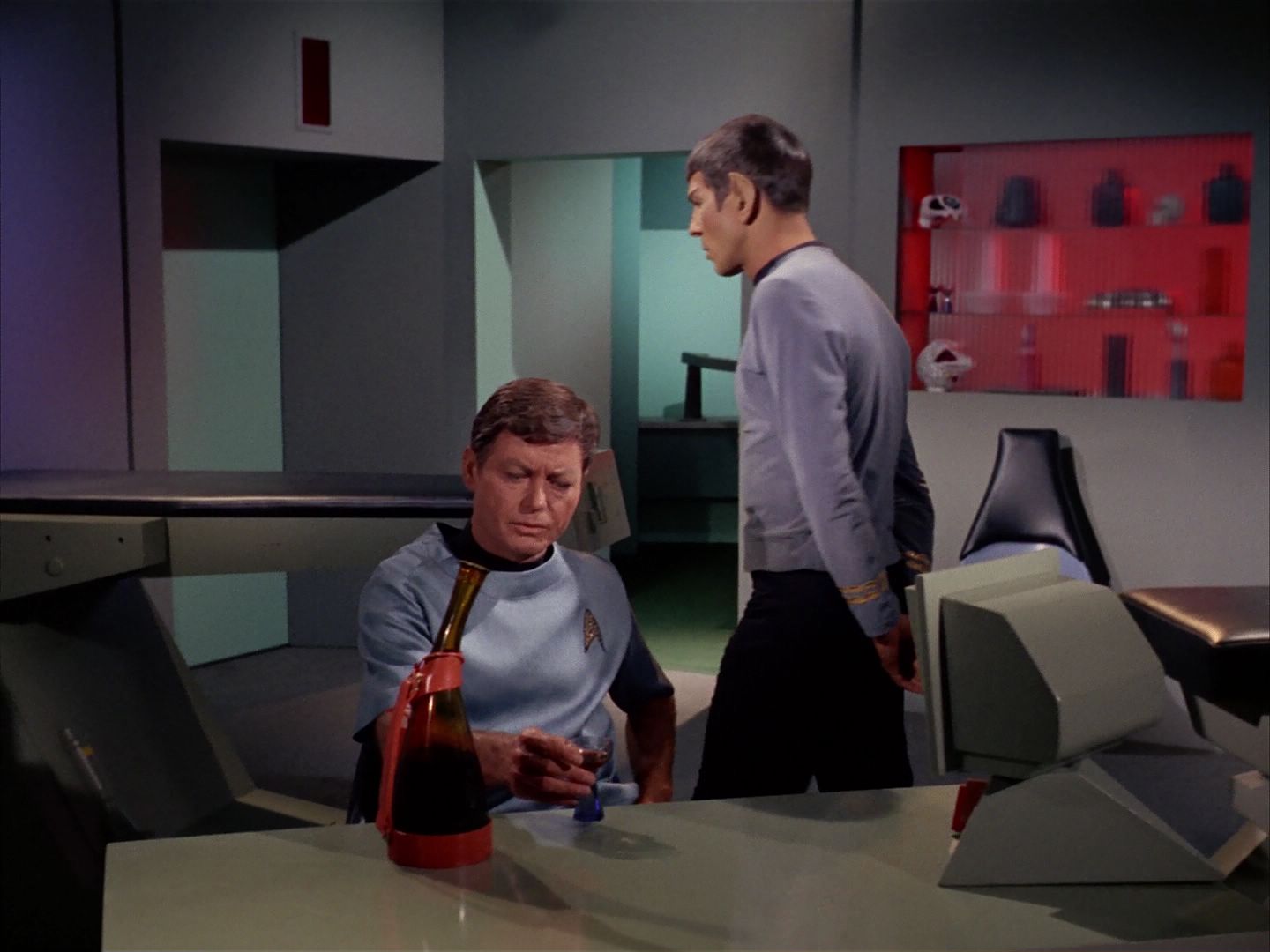 ariane179254_StarTrek_1x13_TheConscienceOfTheKing_1192.jpg