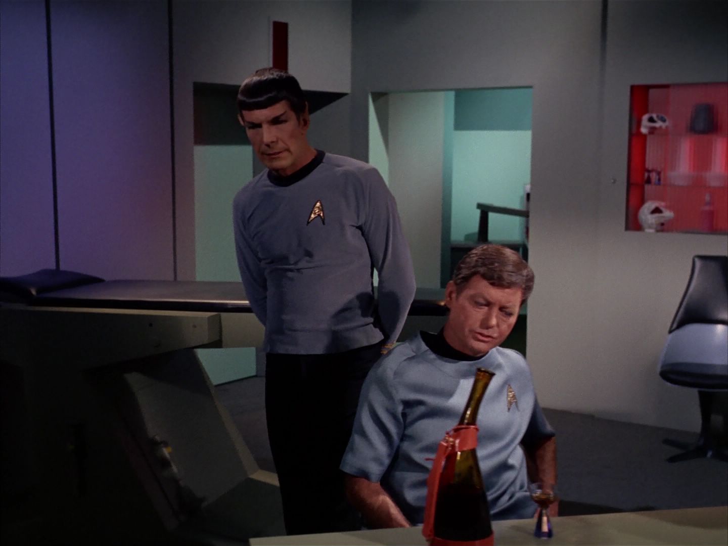 ariane179254_StarTrek_1x13_TheConscienceOfTheKing_1194.jpg