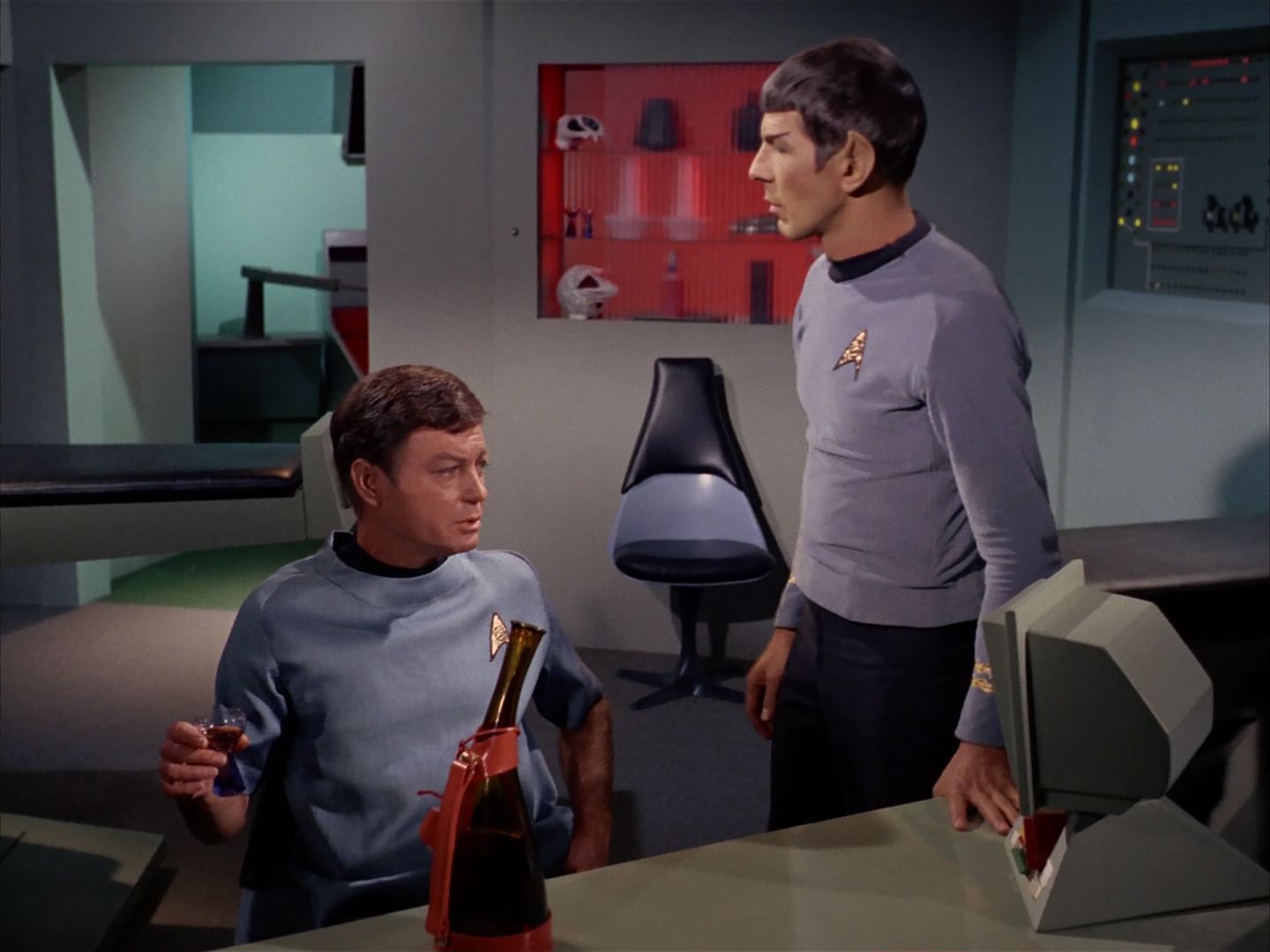 ariane179254_StarTrek_1x13_TheConscienceOfTheKing_1233.jpg