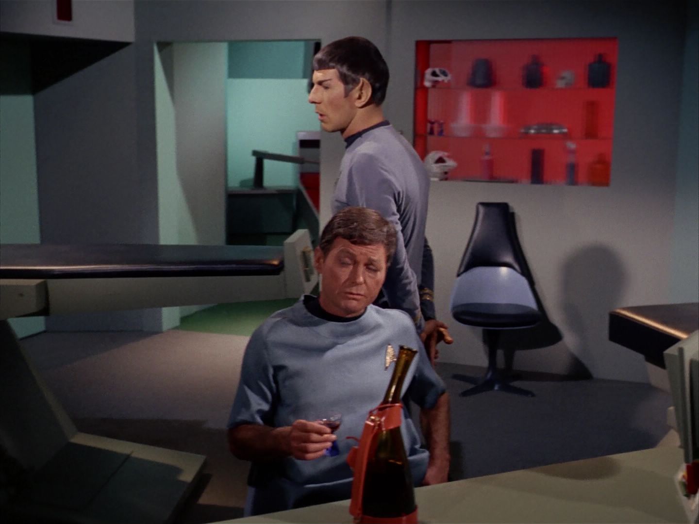 ariane179254_StarTrek_1x13_TheConscienceOfTheKing_1235.jpg