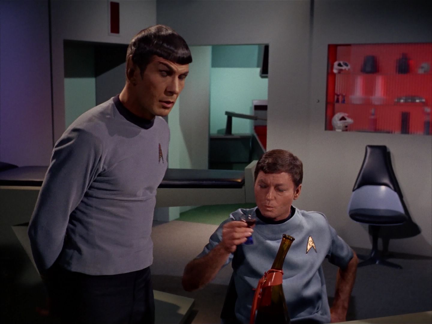 ariane179254_StarTrek_1x13_TheConscienceOfTheKing_1257.jpg