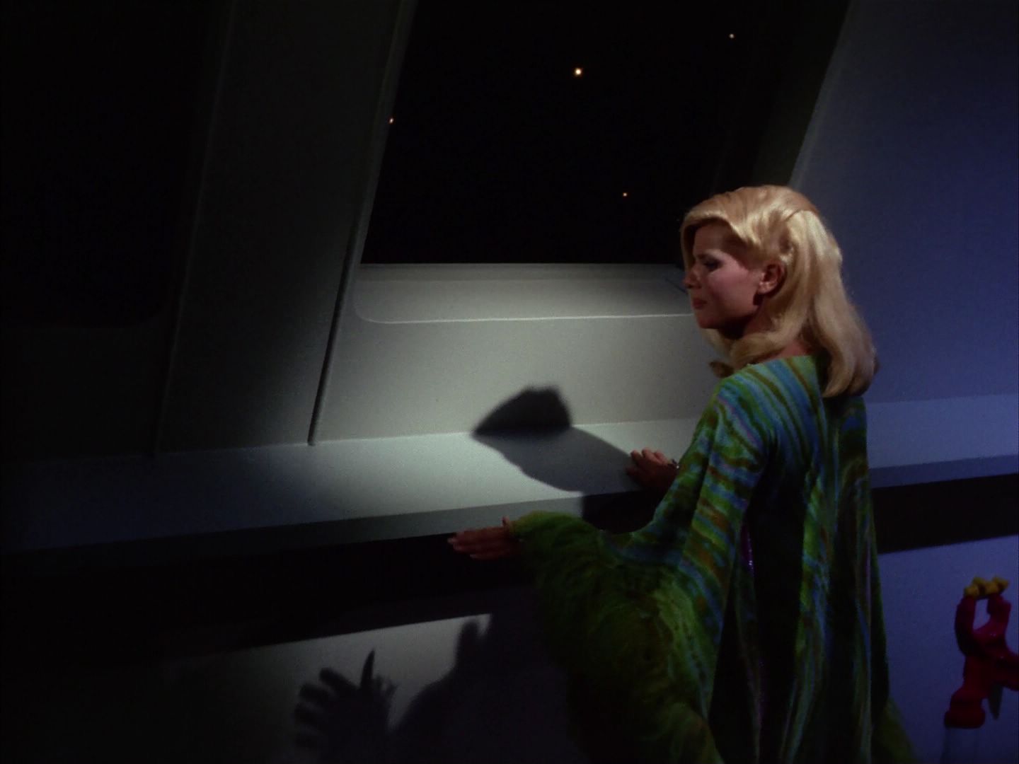 ariane179254_StarTrek_1x13_TheConscienceOfTheKing_1323.jpg