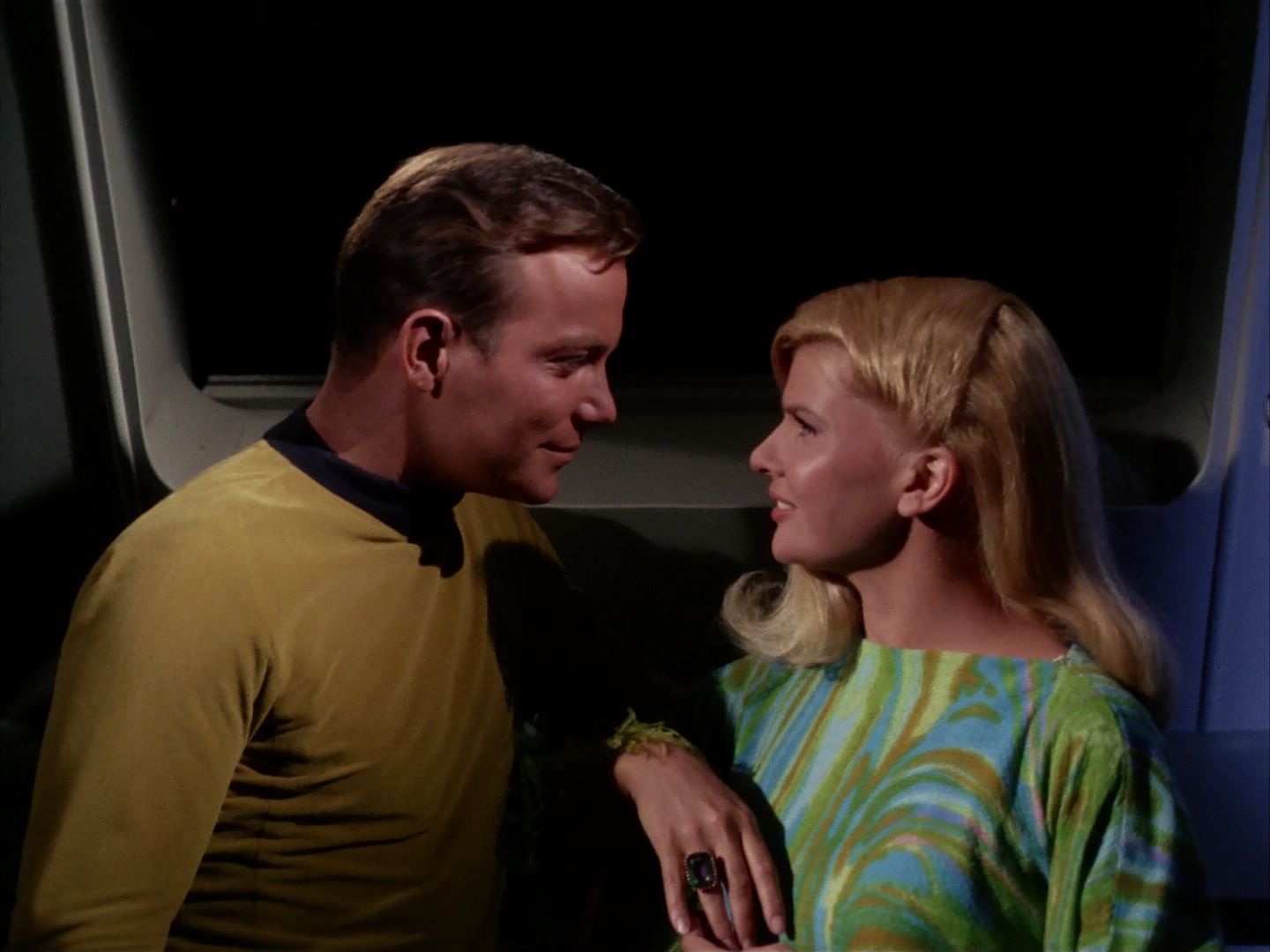 ariane179254_StarTrek_1x13_TheConscienceOfTheKing_1364.jpg
