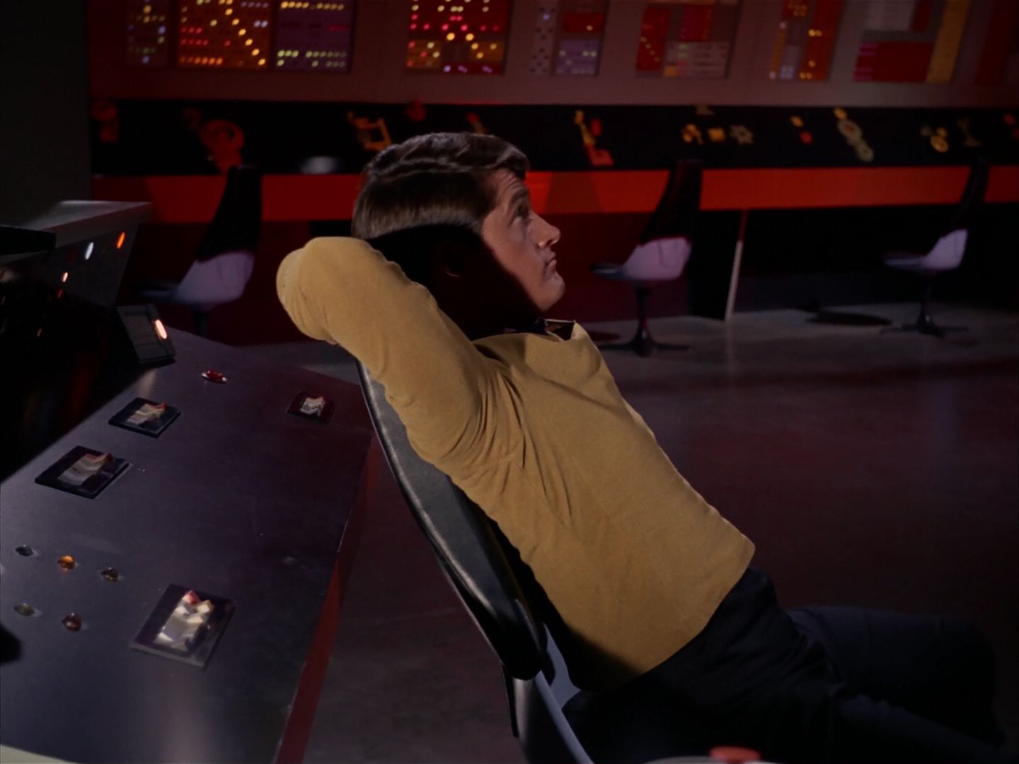 ariane179254_StarTrek_1x13_TheConscienceOfTheKing_1759.jpg