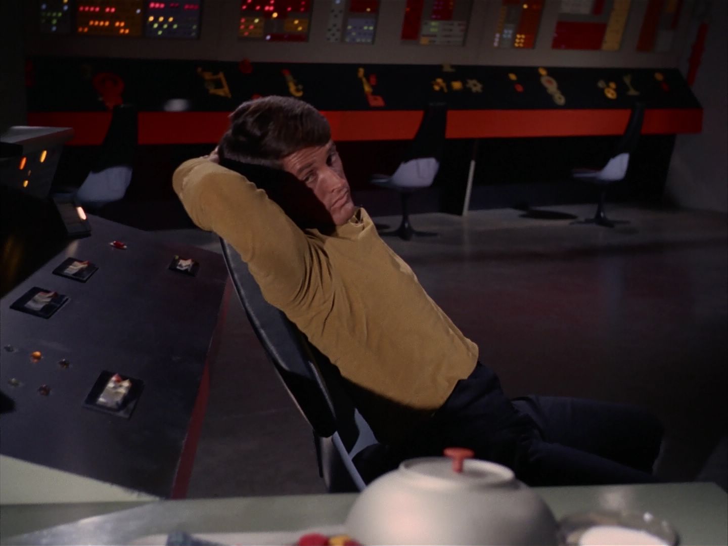 ariane179254_StarTrek_1x13_TheConscienceOfTheKing_1785.jpg