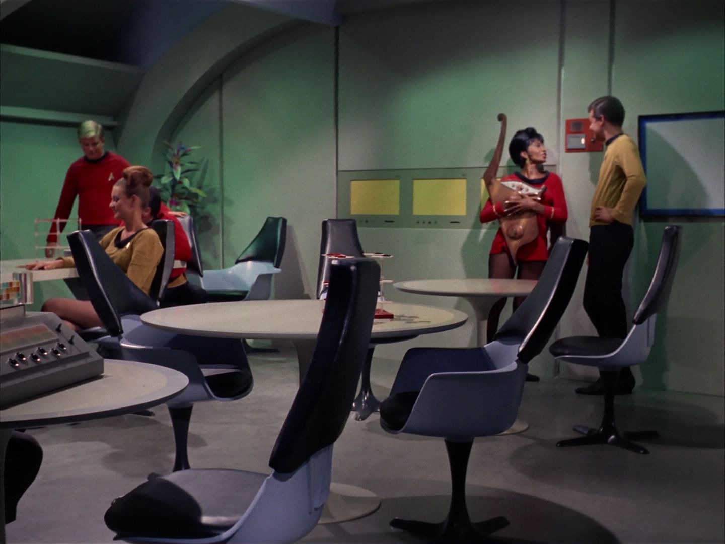ariane179254_StarTrek_1x13_TheConscienceOfTheKing_1830.jpg