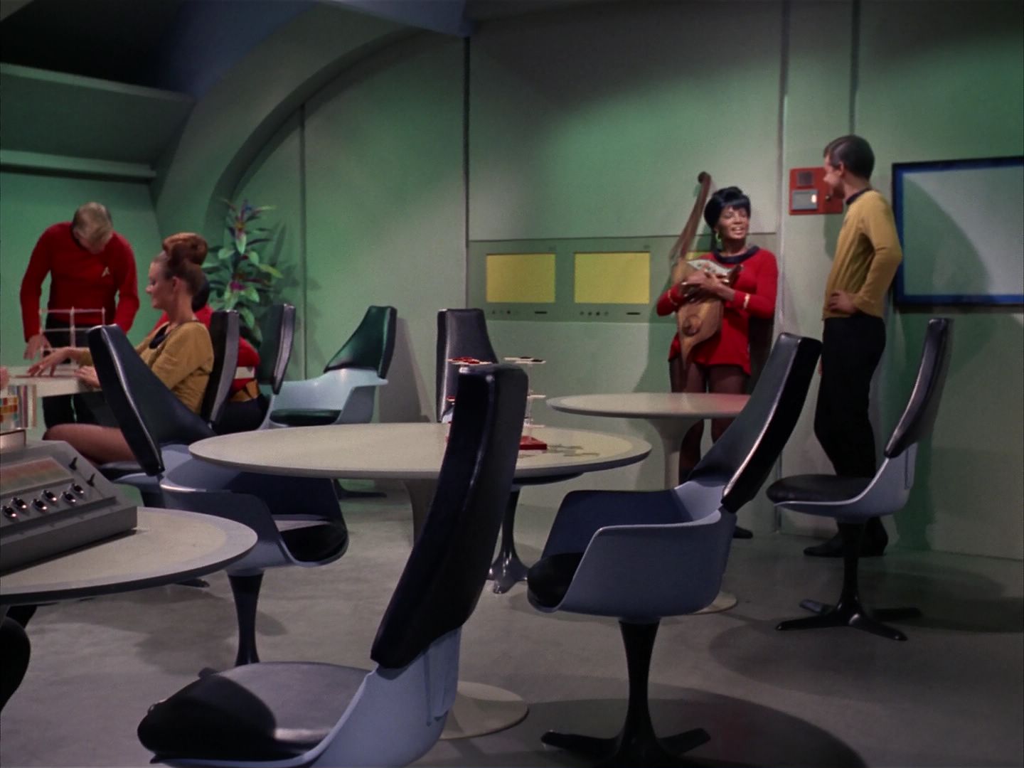 ariane179254_StarTrek_1x13_TheConscienceOfTheKing_1831.jpg