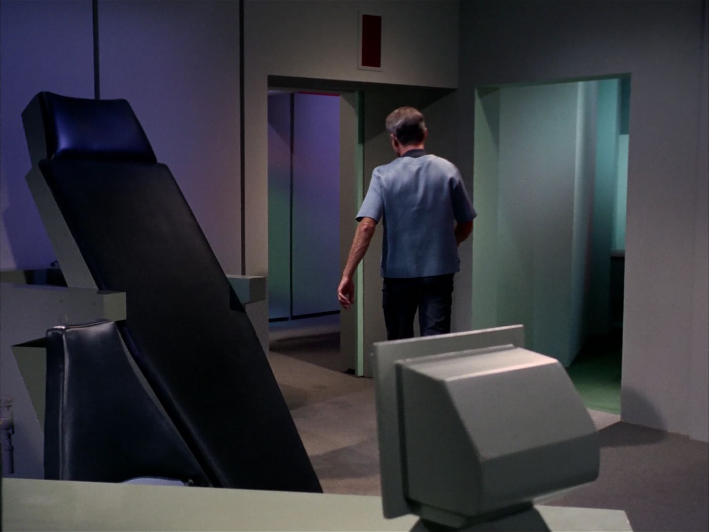 ariane179254_StarTrek_1x13_TheConscienceOfTheKing_1926.jpg
