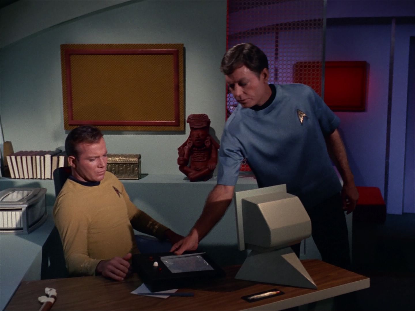 ariane179254_StarTrek_1x13_TheConscienceOfTheKing_1941.jpg