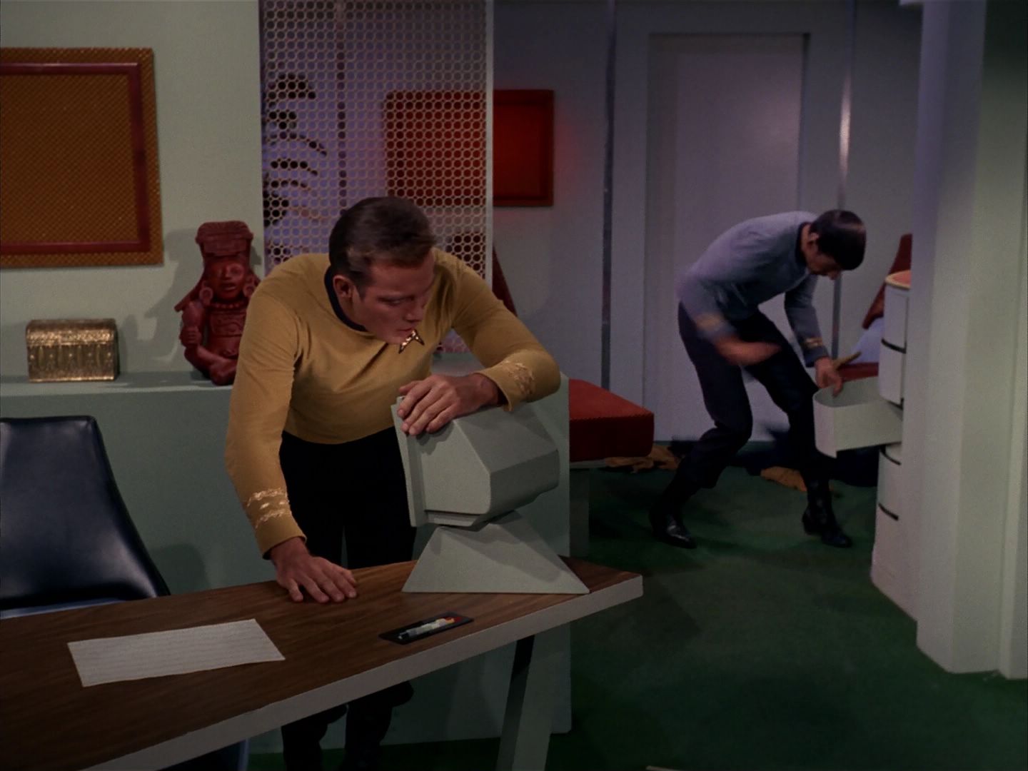 ariane179254_StarTrek_1x13_TheConscienceOfTheKing_2144.jpg