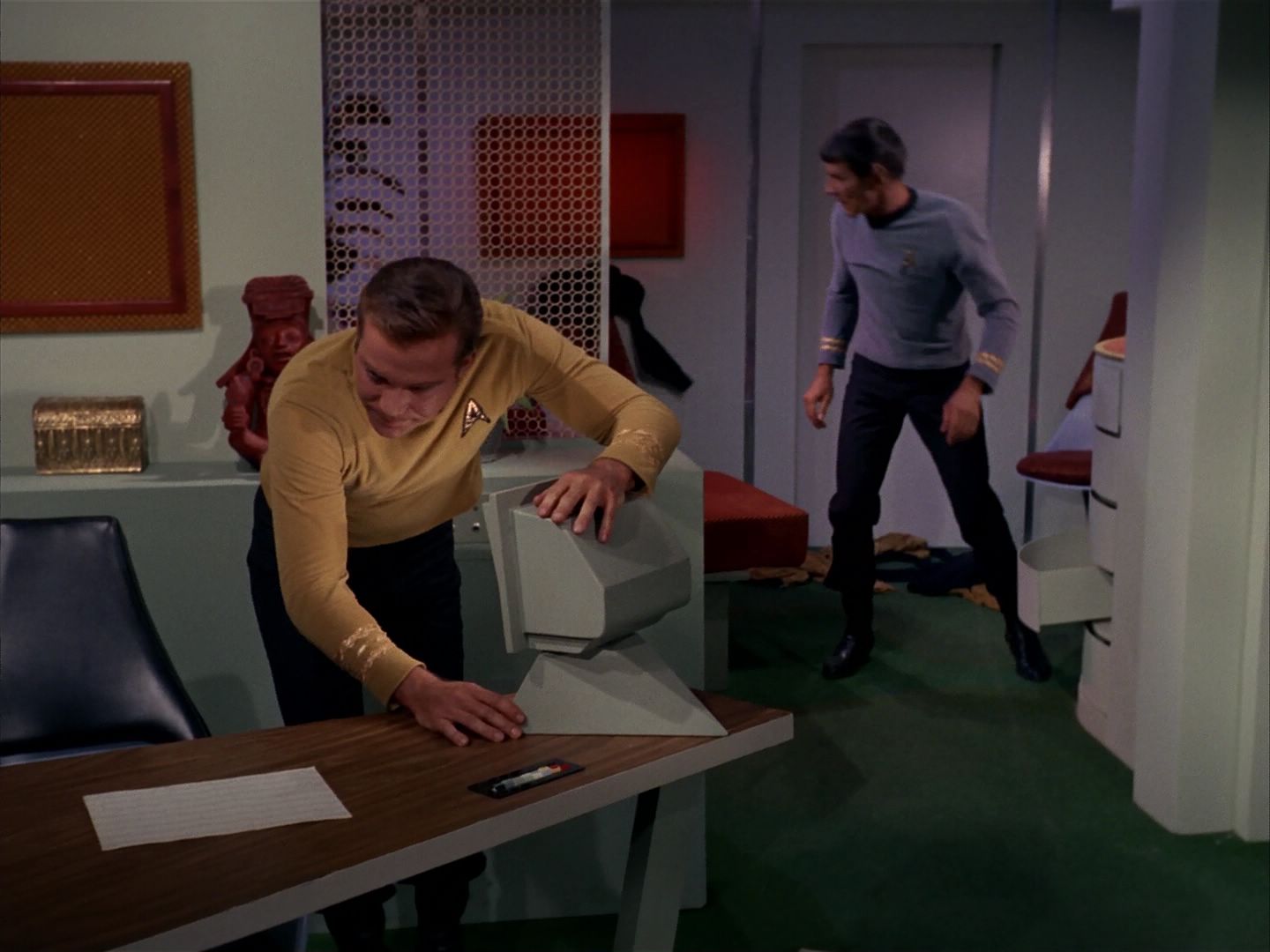 ariane179254_StarTrek_1x13_TheConscienceOfTheKing_2148.jpg