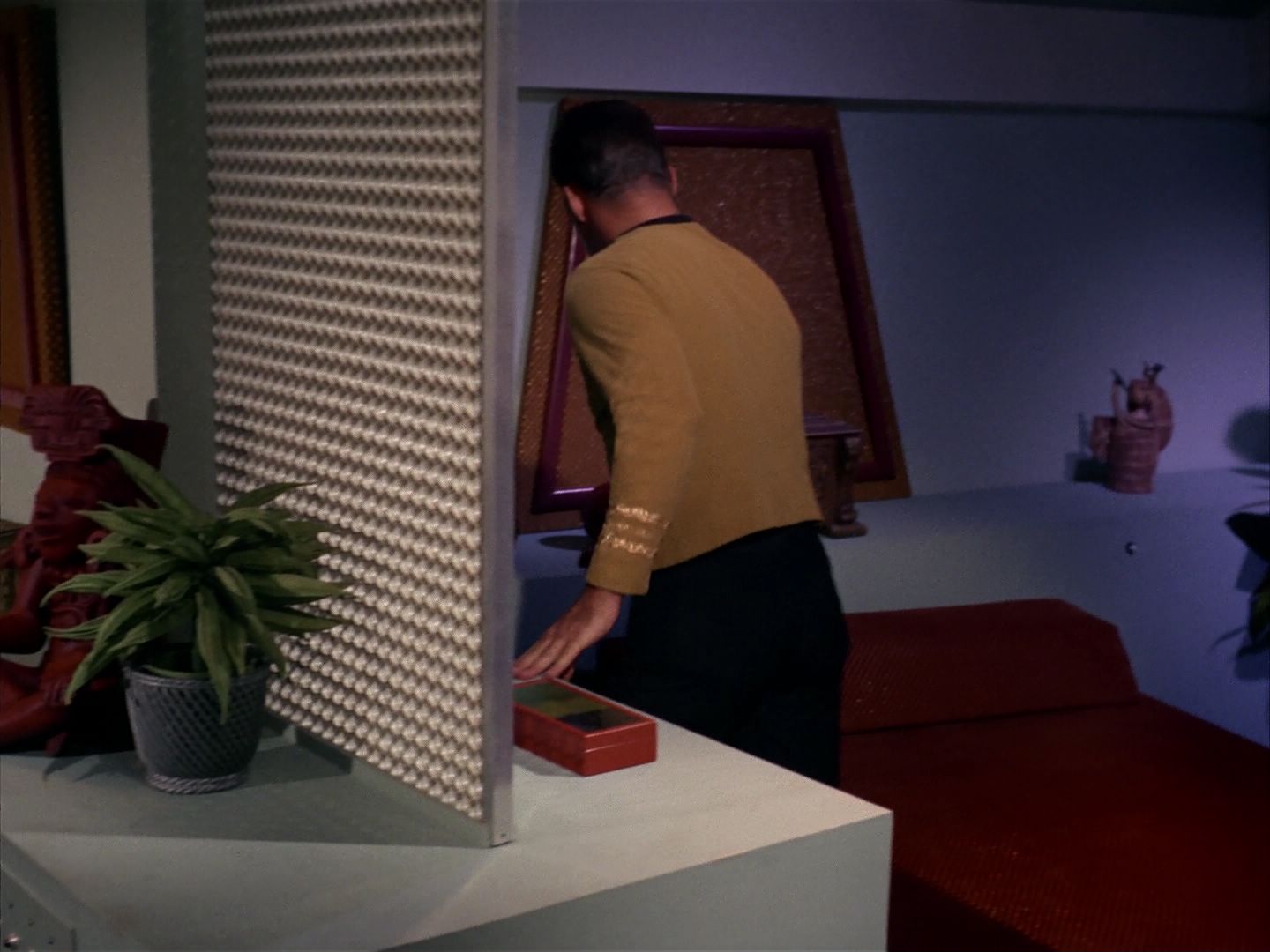 ariane179254_StarTrek_1x13_TheConscienceOfTheKing_2168.jpg