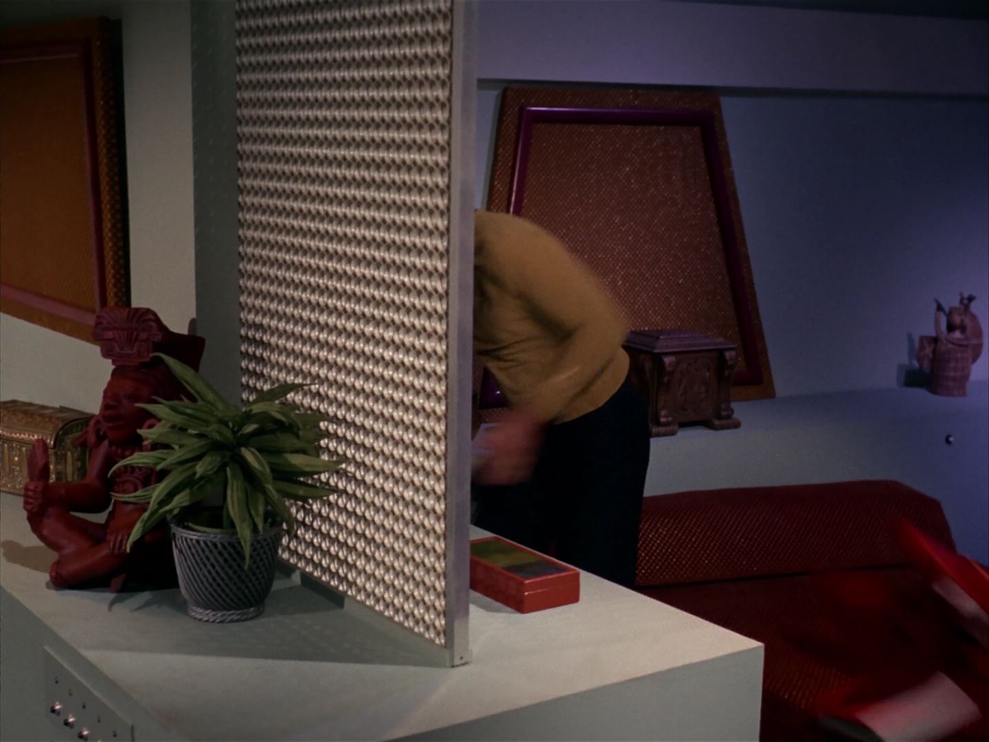 ariane179254_StarTrek_1x13_TheConscienceOfTheKing_2171.jpg