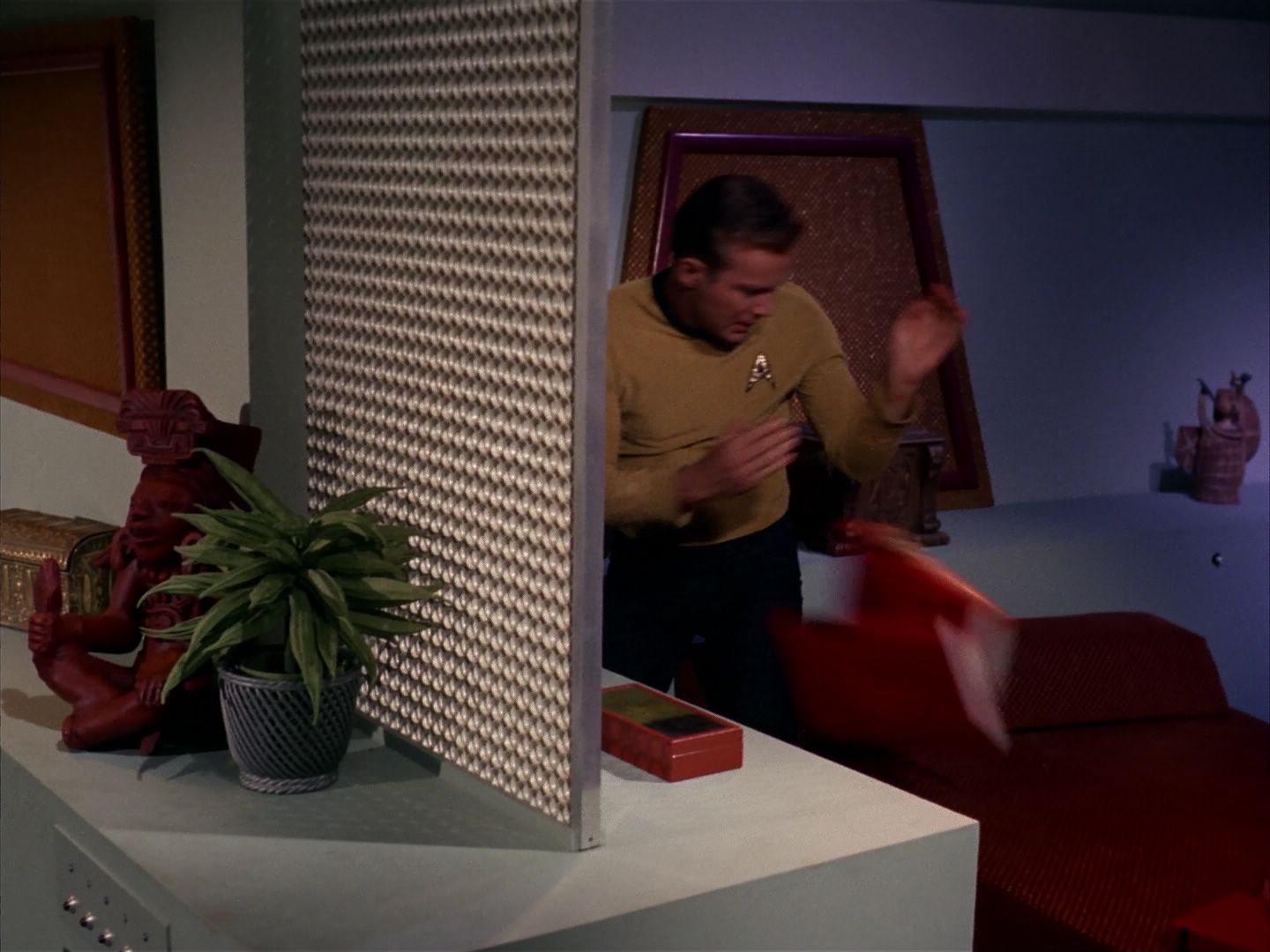 ariane179254_StarTrek_1x13_TheConscienceOfTheKing_2172.jpg