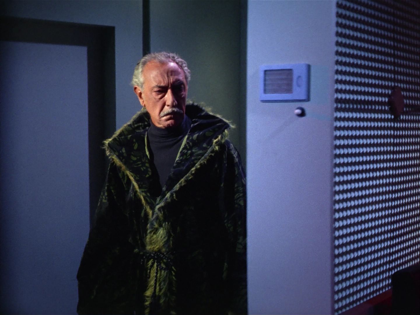 ariane179254_StarTrek_1x13_TheConscienceOfTheKing_2221.jpg