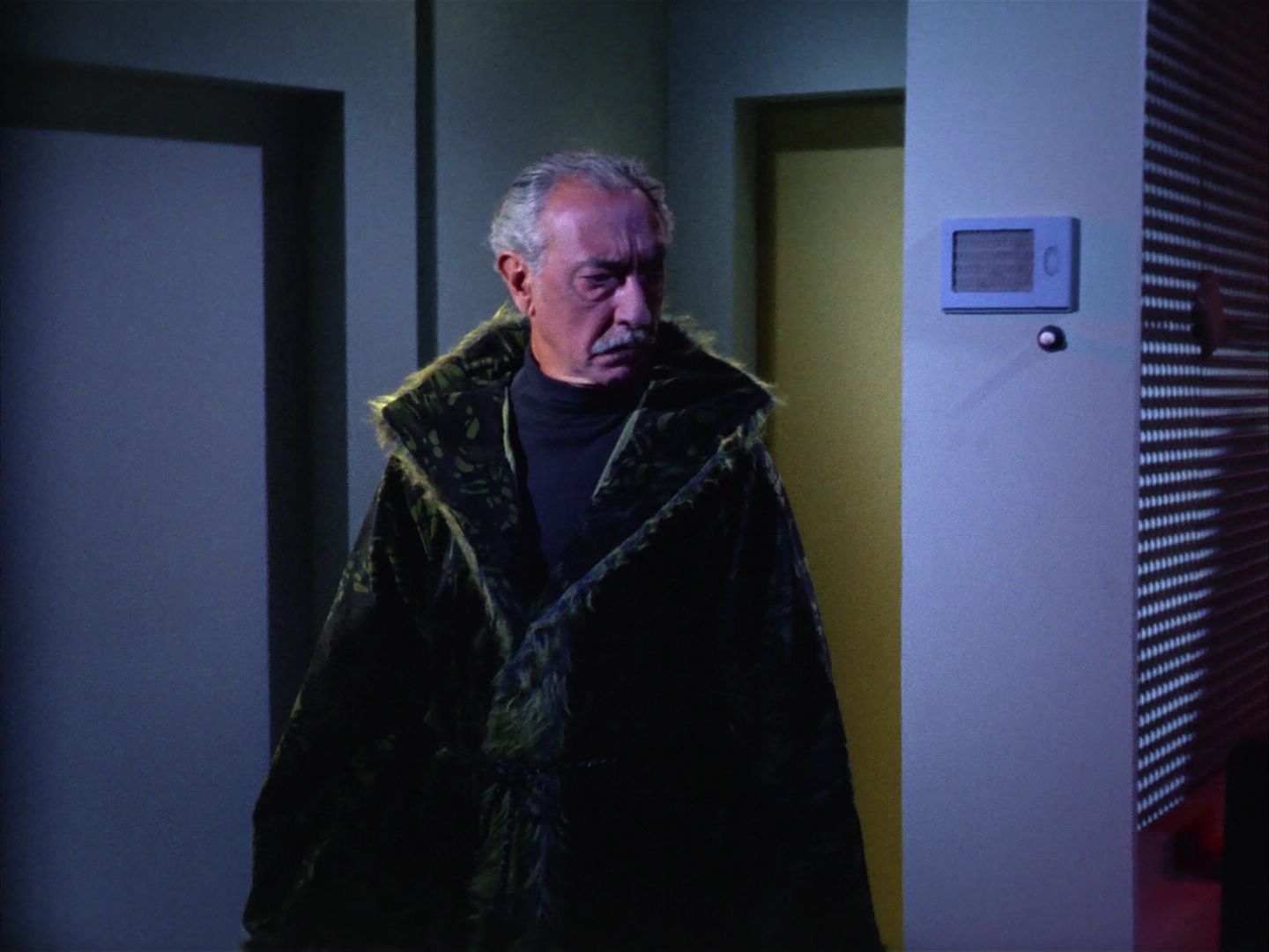 ariane179254_StarTrek_1x13_TheConscienceOfTheKing_2222.jpg