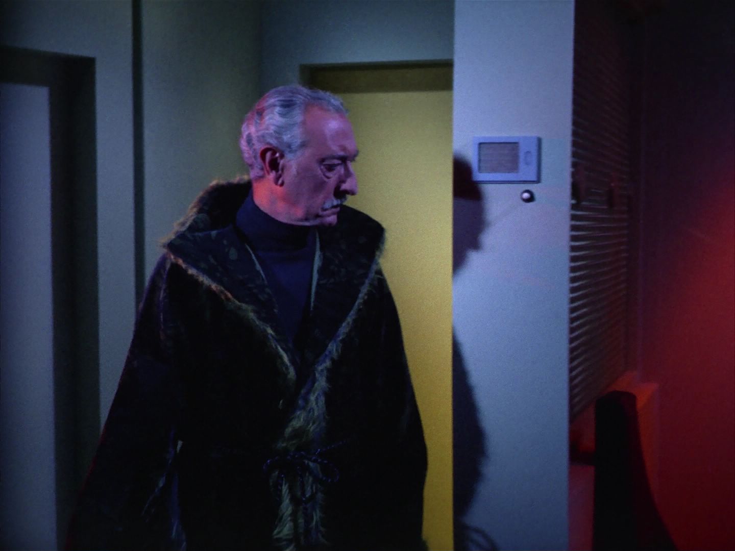 ariane179254_StarTrek_1x13_TheConscienceOfTheKing_2223.jpg
