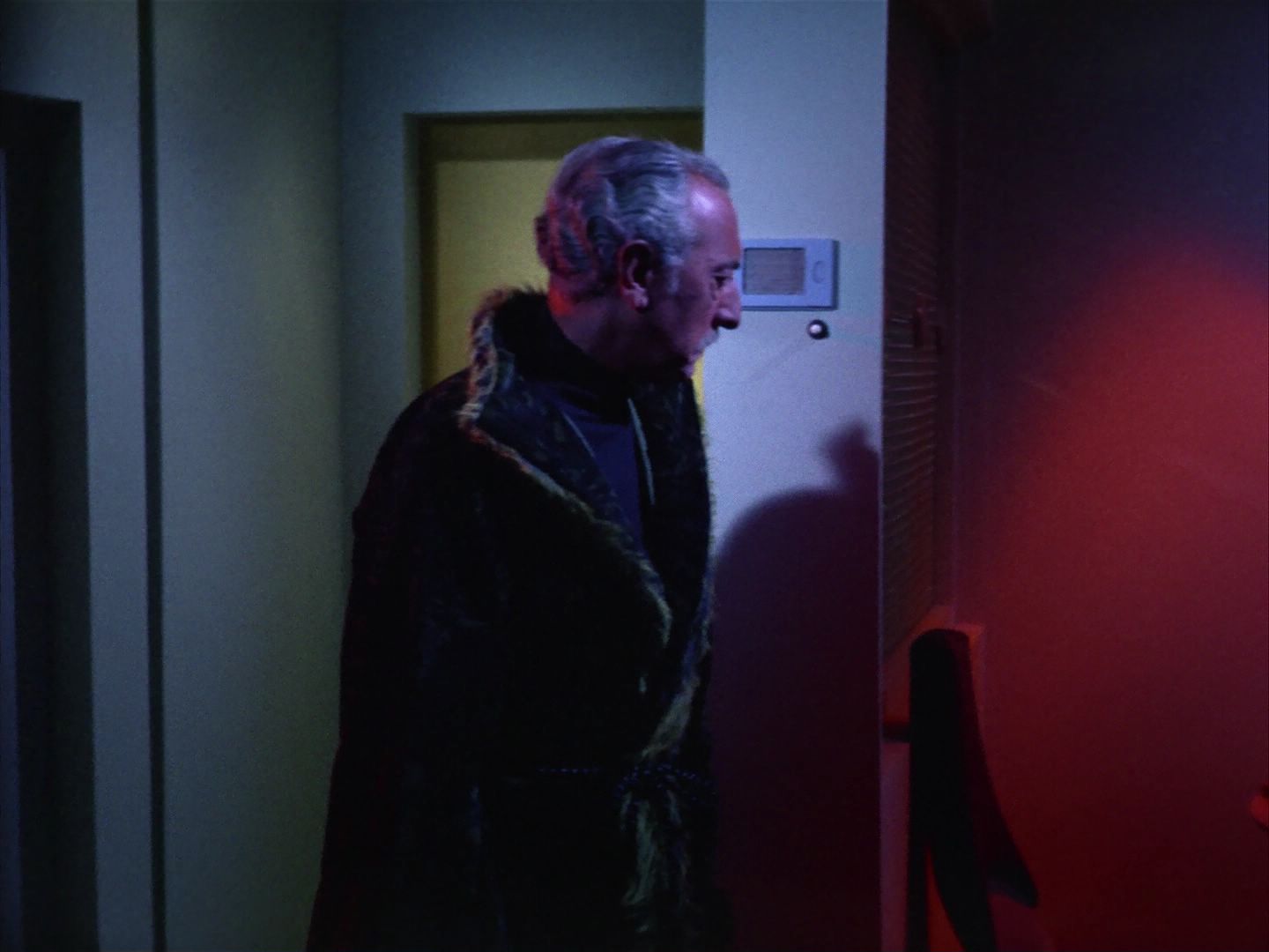ariane179254_StarTrek_1x13_TheConscienceOfTheKing_2224.jpg