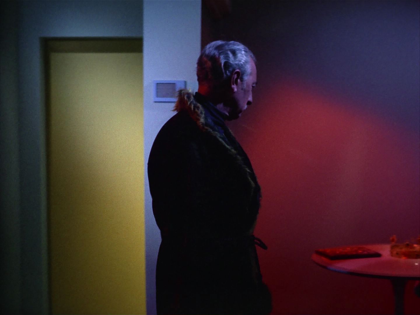 ariane179254_StarTrek_1x13_TheConscienceOfTheKing_2225.jpg