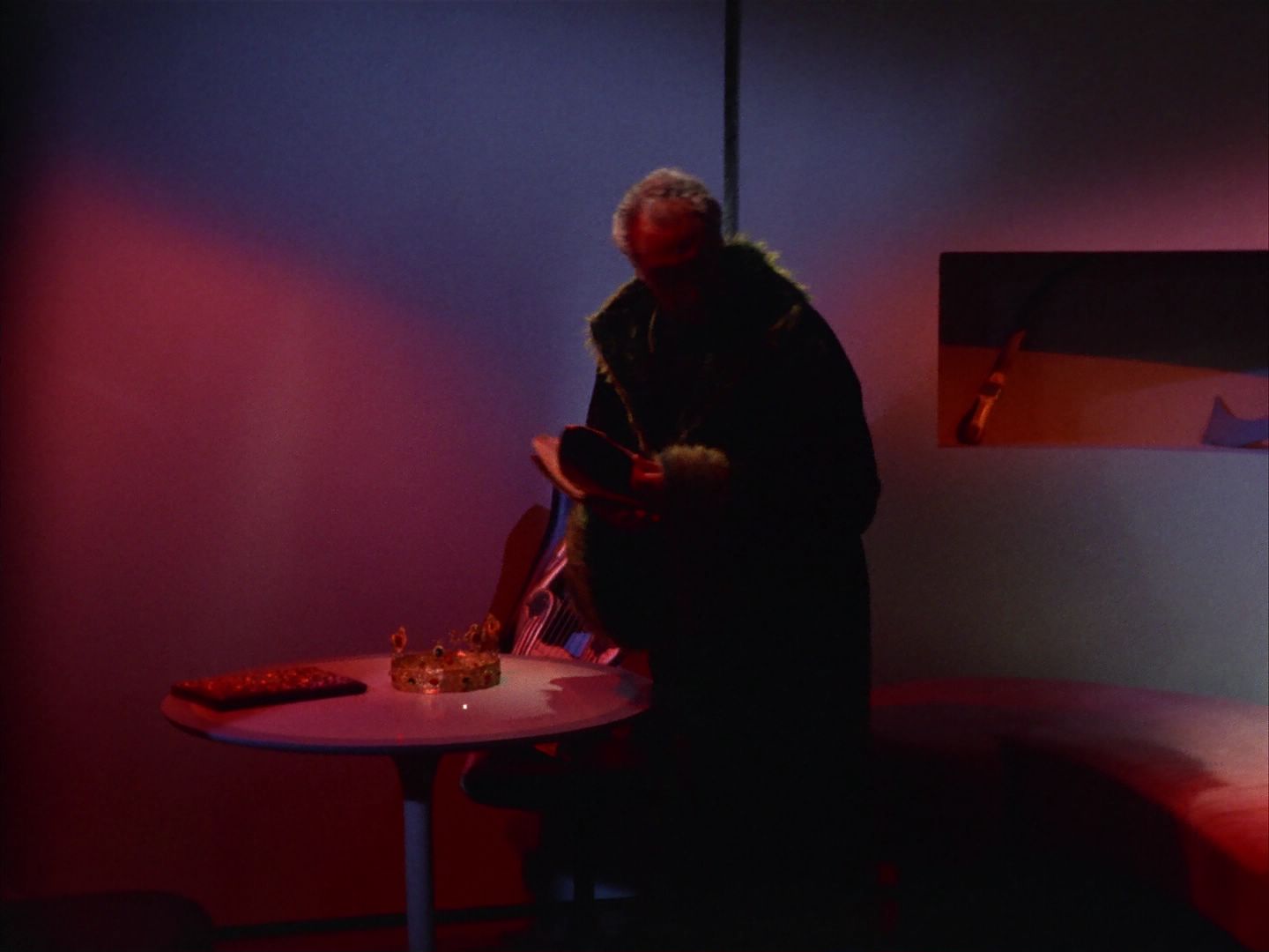ariane179254_StarTrek_1x13_TheConscienceOfTheKing_2235.jpg