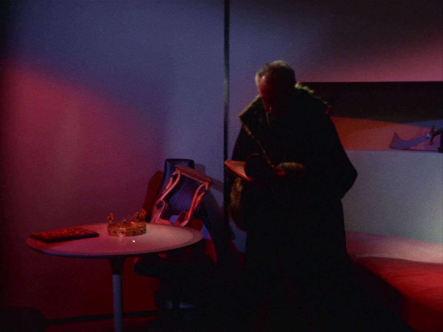 ariane179254_StarTrek_1x13_TheConscienceOfTheKing_2236.jpg