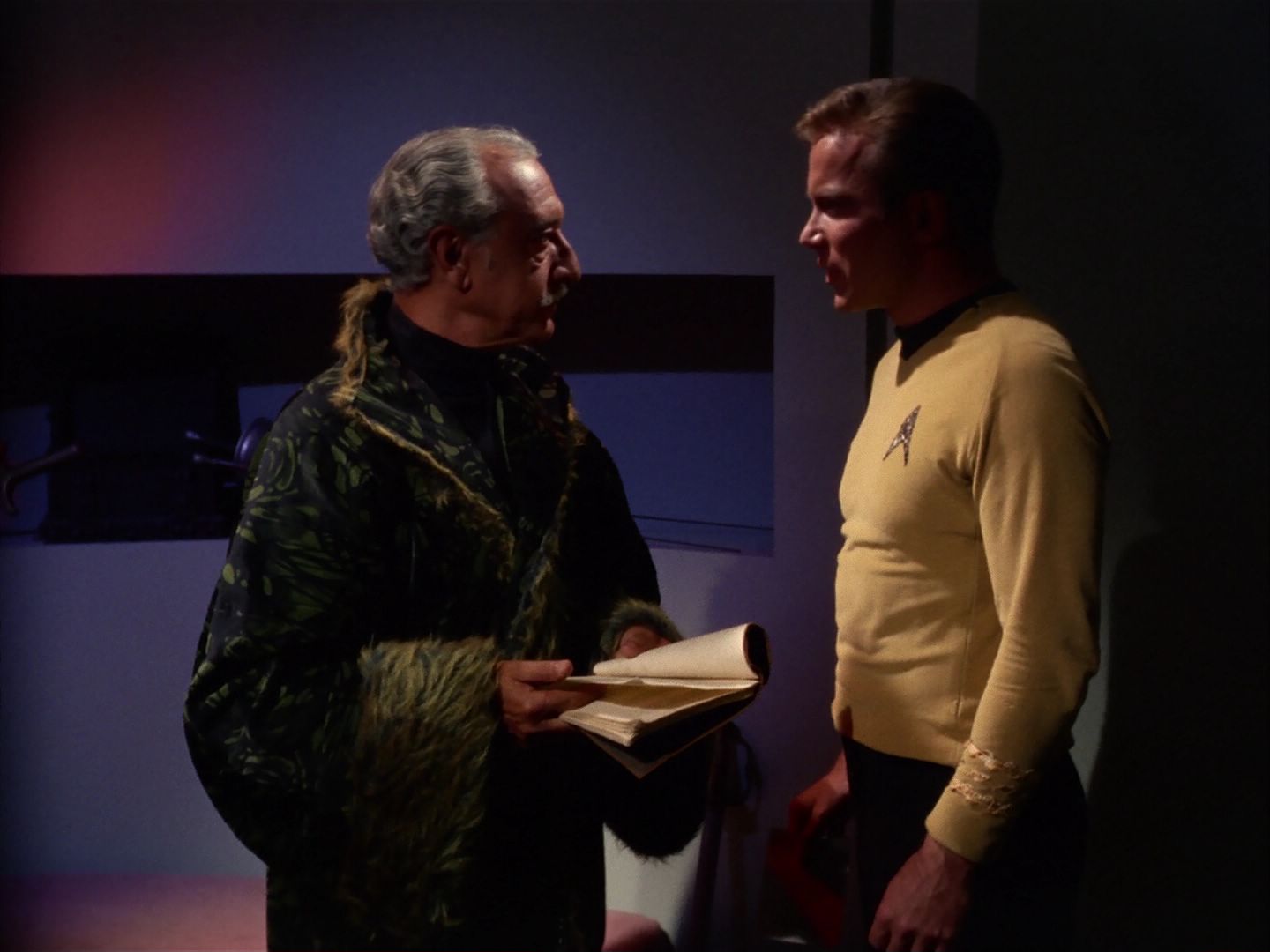 ariane179254_StarTrek_1x13_TheConscienceOfTheKing_2257.jpg