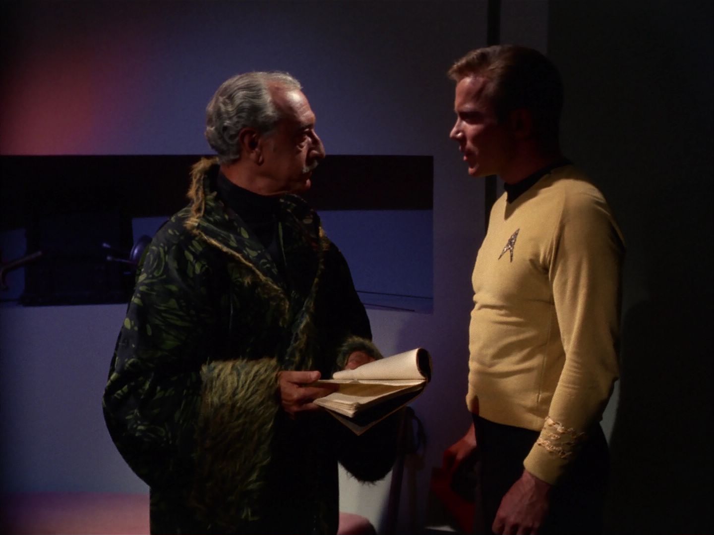 ariane179254_StarTrek_1x13_TheConscienceOfTheKing_2258.jpg