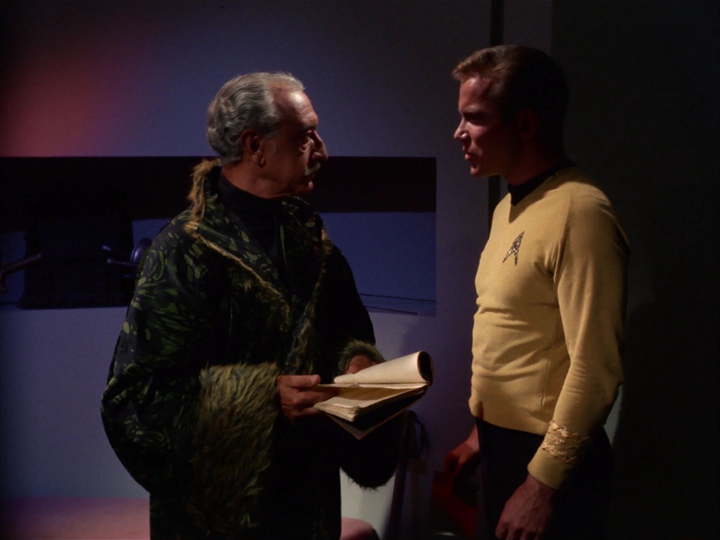 ariane179254_StarTrek_1x13_TheConscienceOfTheKing_2259.jpg