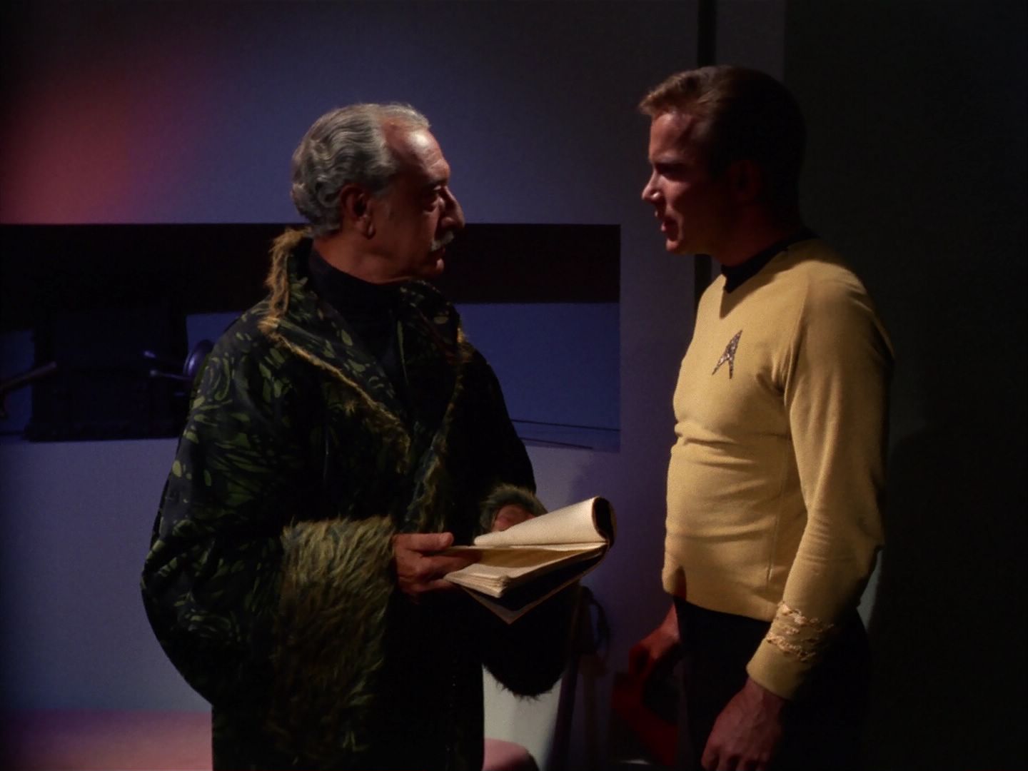 ariane179254_StarTrek_1x13_TheConscienceOfTheKing_2262.jpg