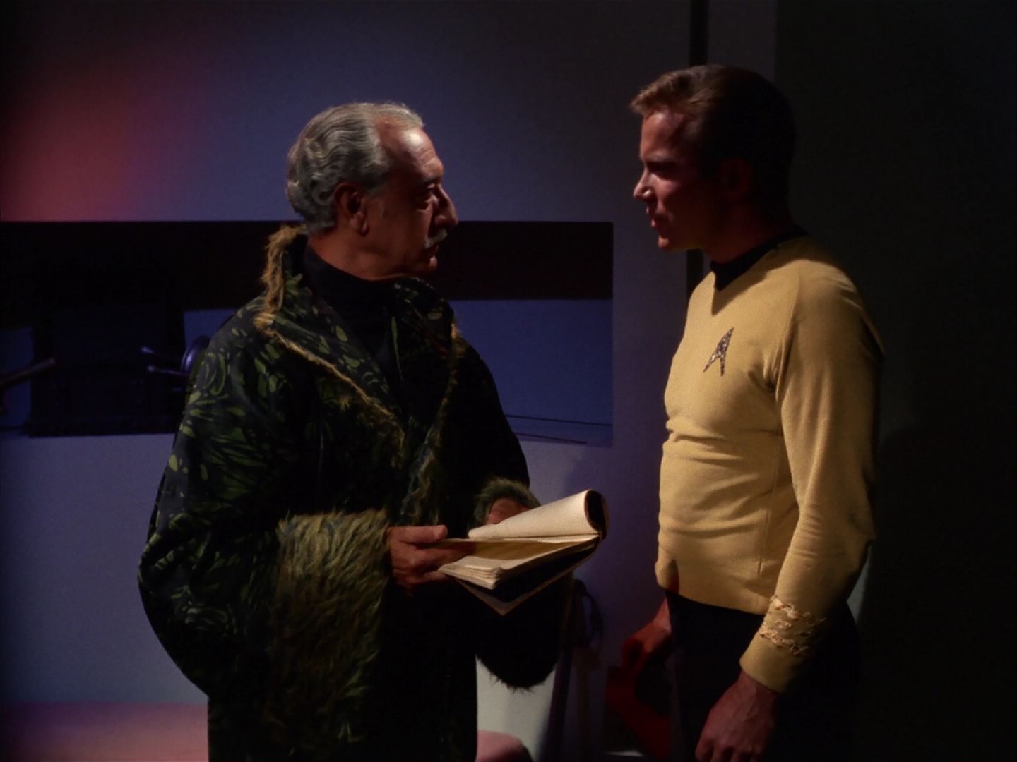 ariane179254_StarTrek_1x13_TheConscienceOfTheKing_2263.jpg