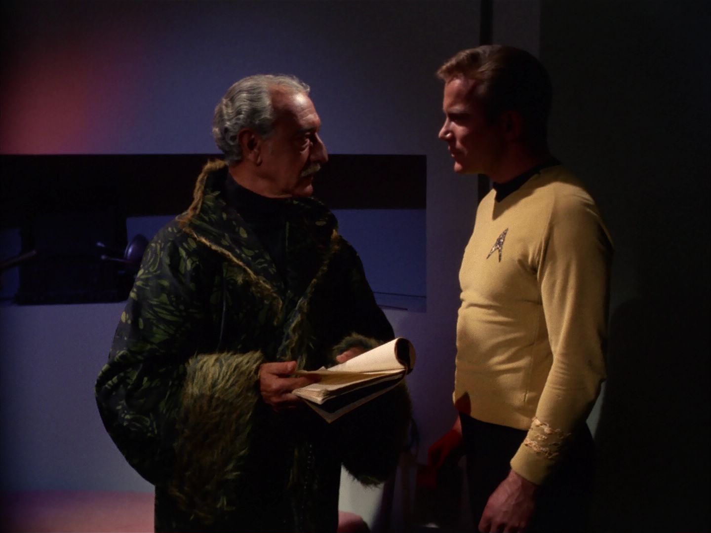 ariane179254_StarTrek_1x13_TheConscienceOfTheKing_2266.jpg
