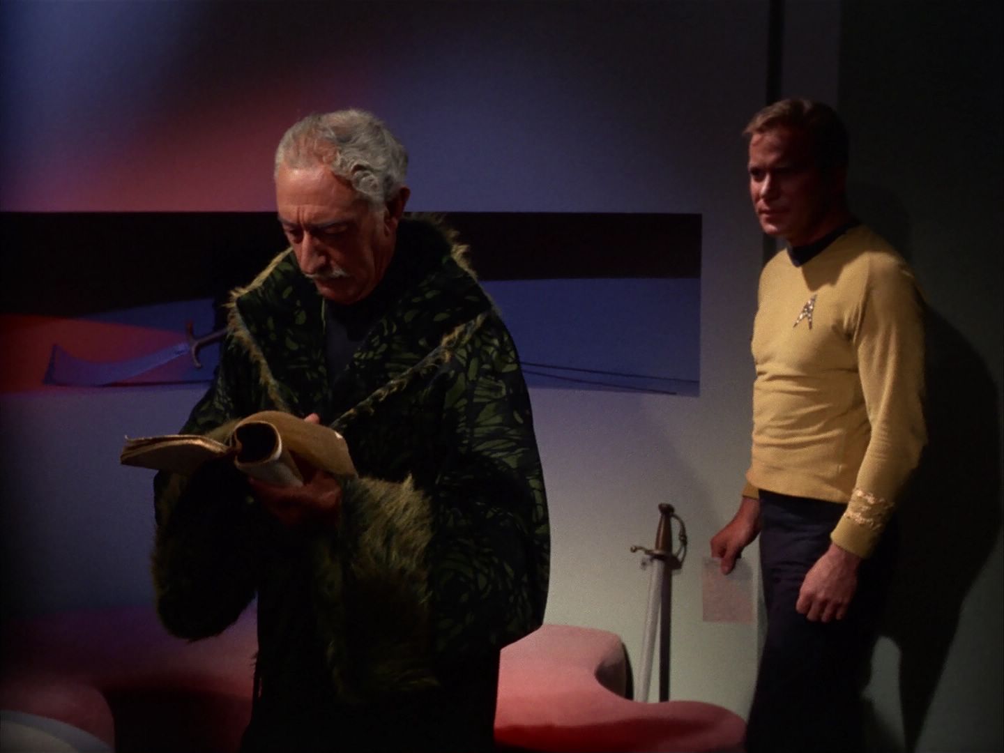 ariane179254_StarTrek_1x13_TheConscienceOfTheKing_2269.jpg