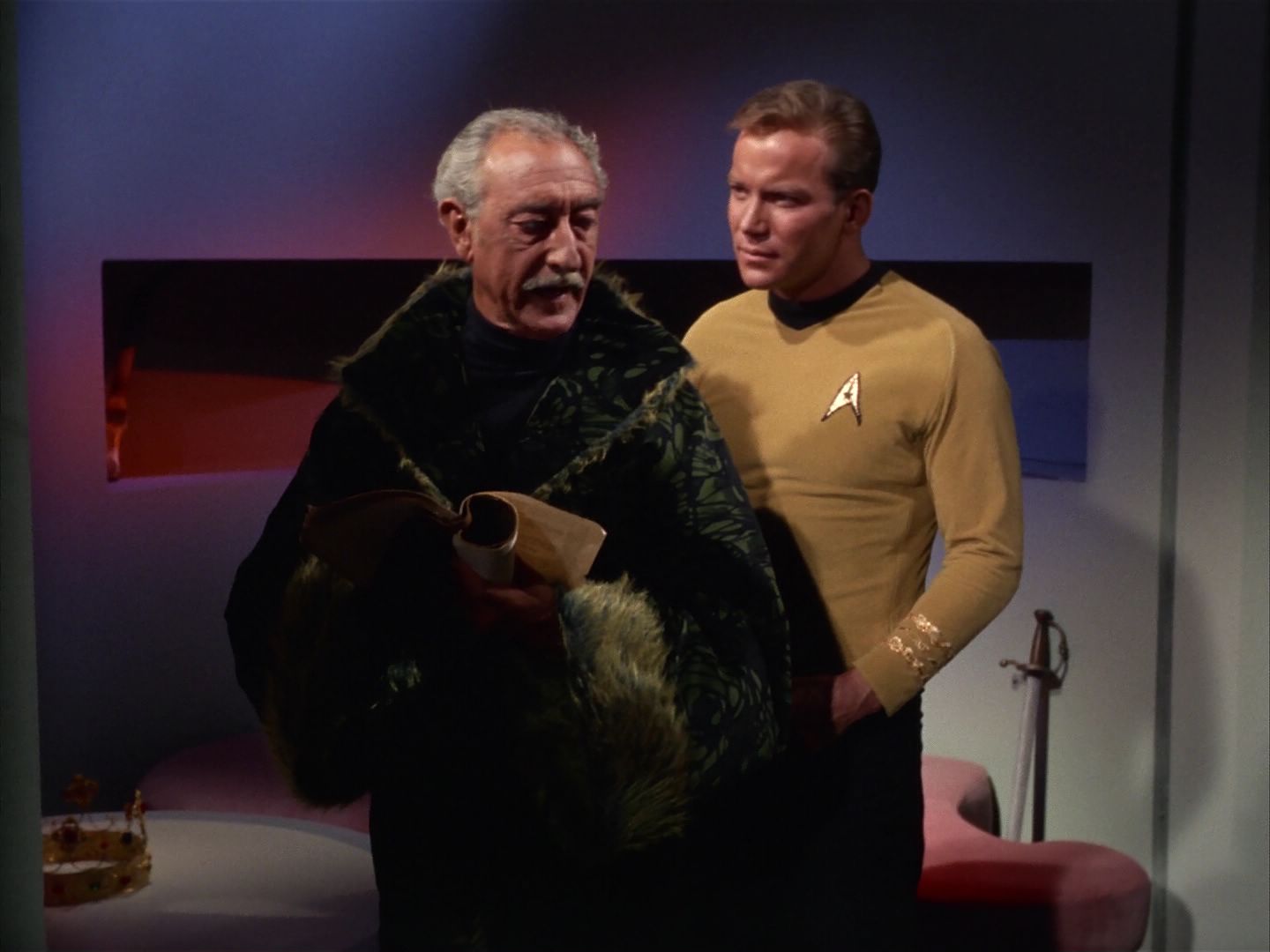 ariane179254_StarTrek_1x13_TheConscienceOfTheKing_2282.jpg