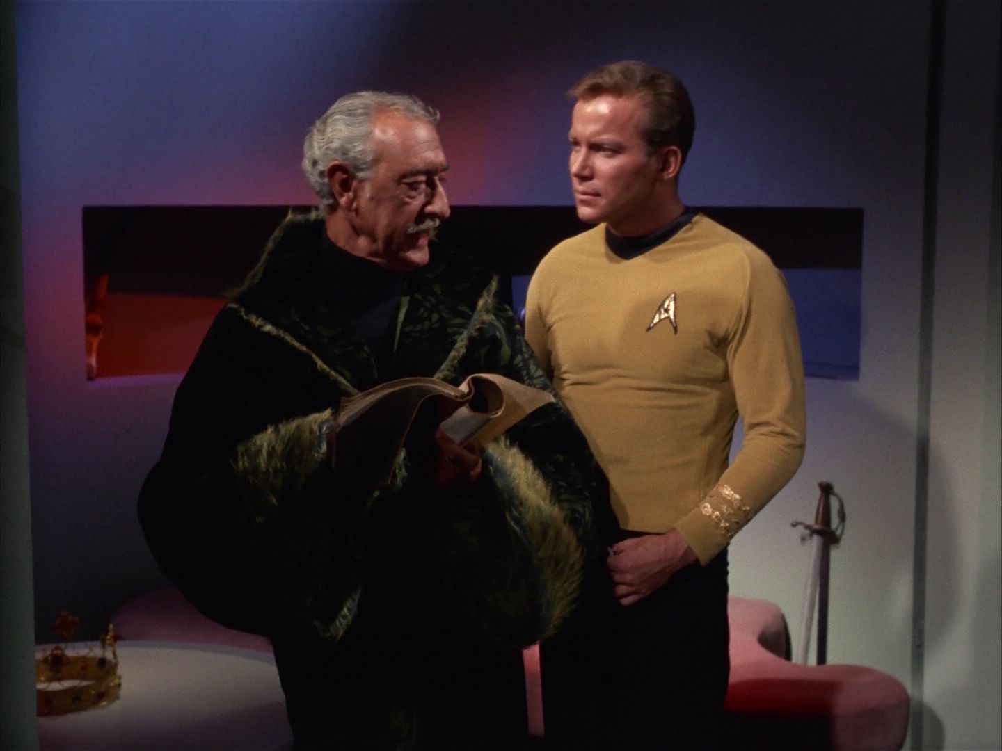 ariane179254_StarTrek_1x13_TheConscienceOfTheKing_2288.jpg