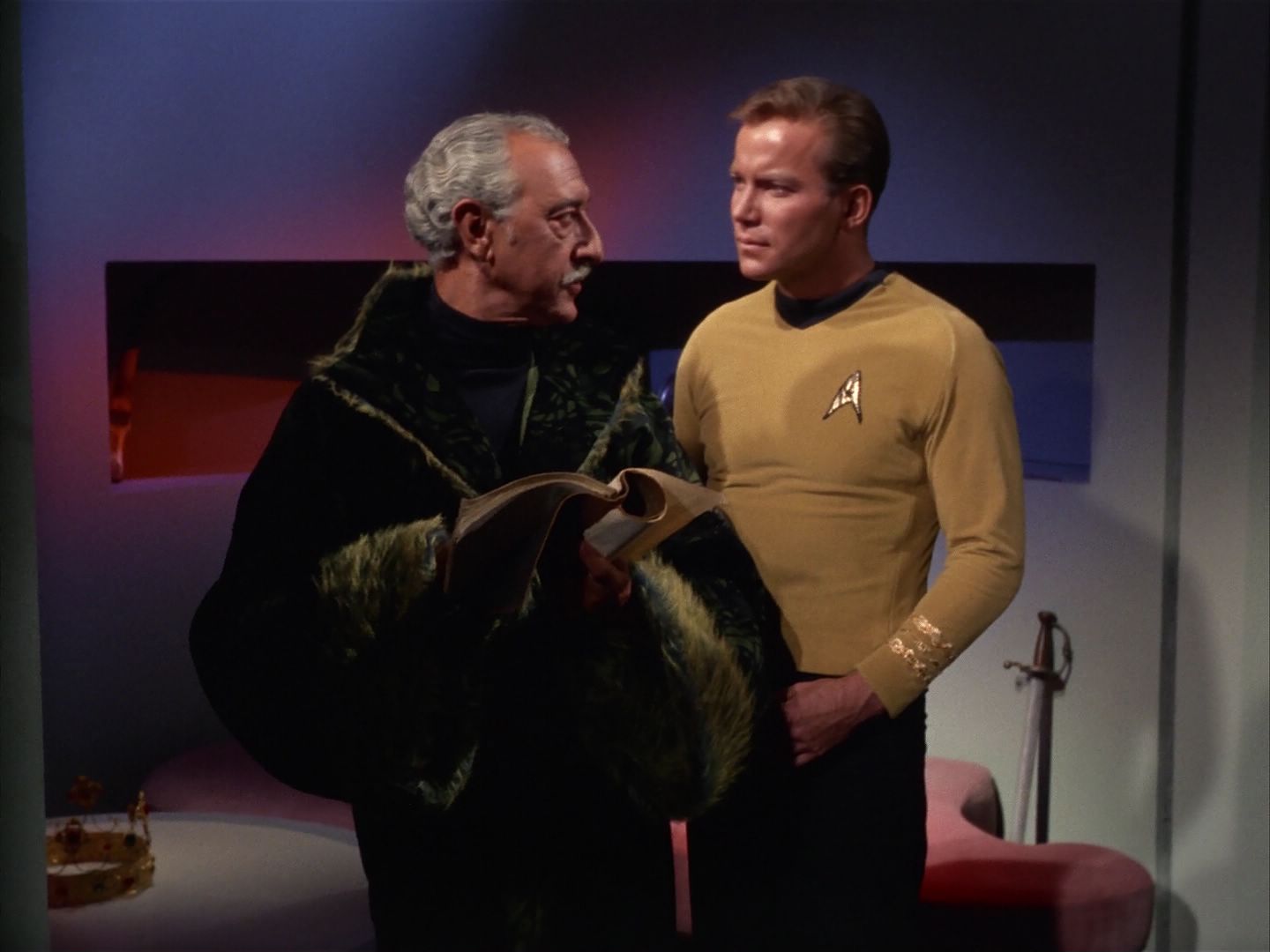 ariane179254_StarTrek_1x13_TheConscienceOfTheKing_2289.jpg