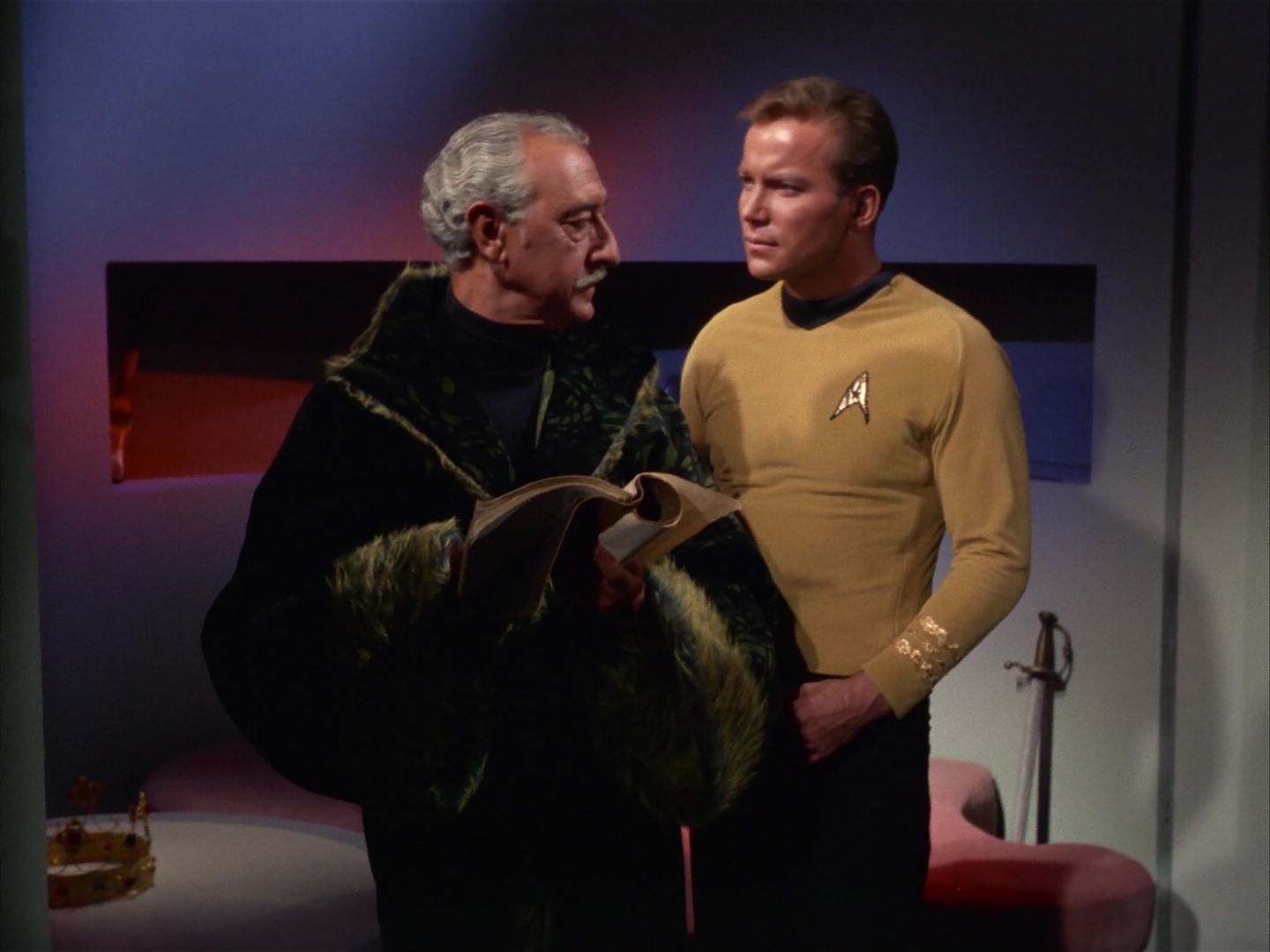 ariane179254_StarTrek_1x13_TheConscienceOfTheKing_2290.jpg
