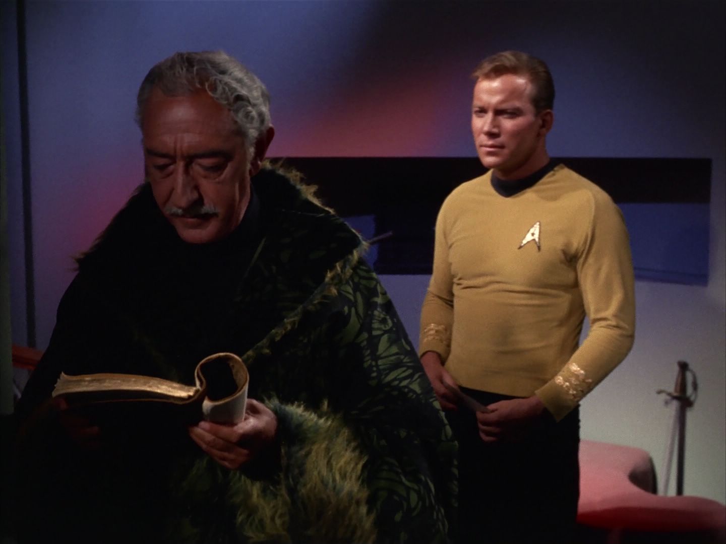 ariane179254_StarTrek_1x13_TheConscienceOfTheKing_2295.jpg
