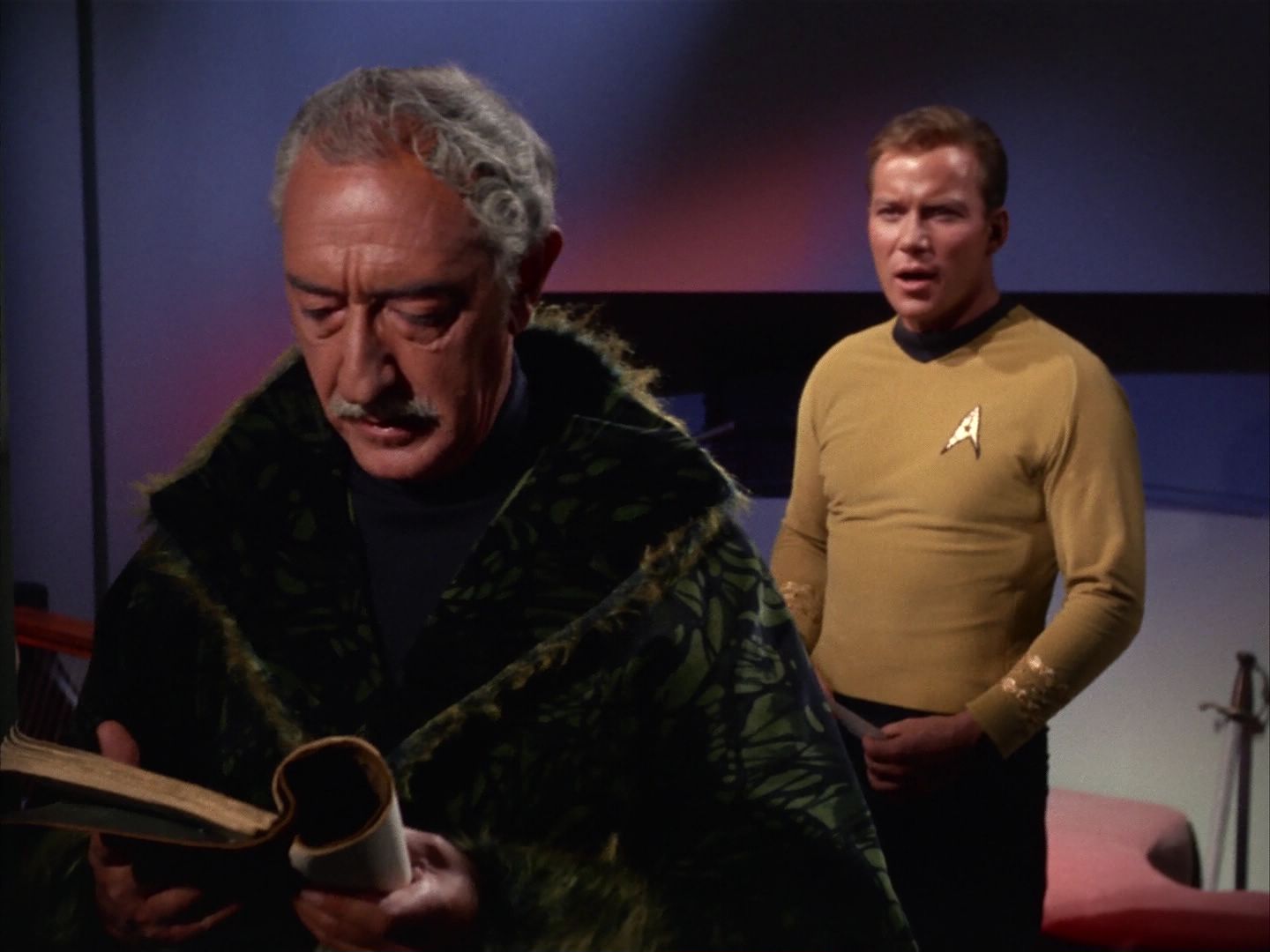 ariane179254_StarTrek_1x13_TheConscienceOfTheKing_2297.jpg