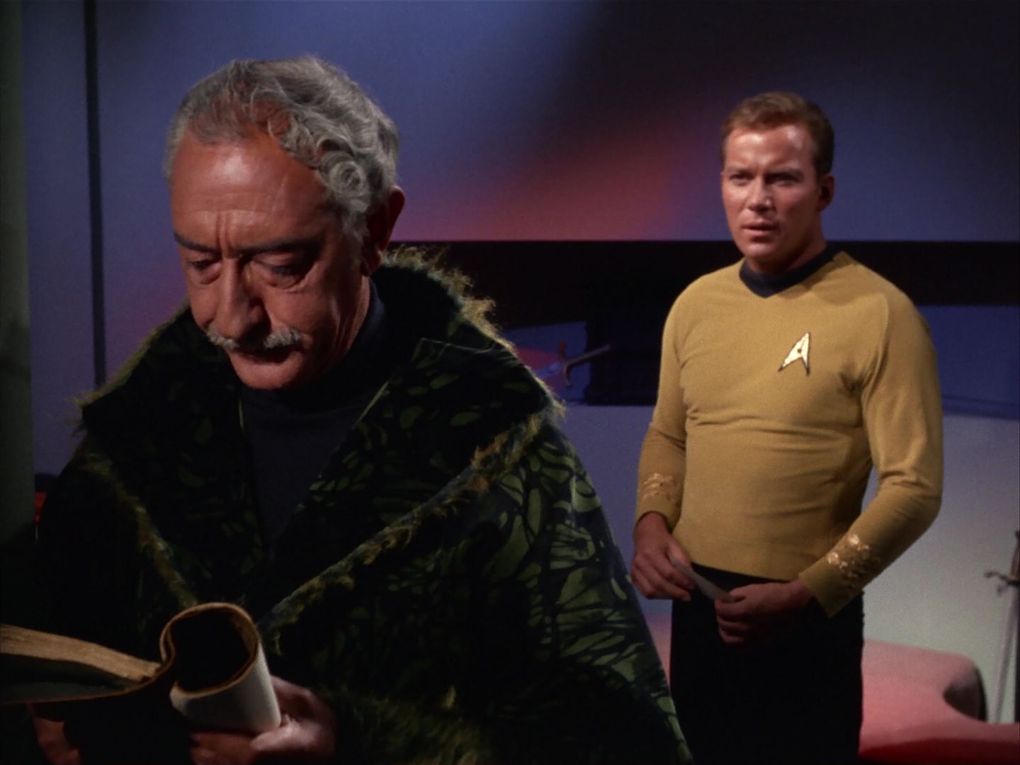 ariane179254_StarTrek_1x13_TheConscienceOfTheKing_2298.jpg