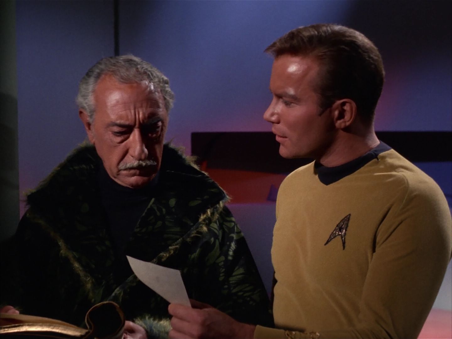 ariane179254_StarTrek_1x13_TheConscienceOfTheKing_2325.jpg