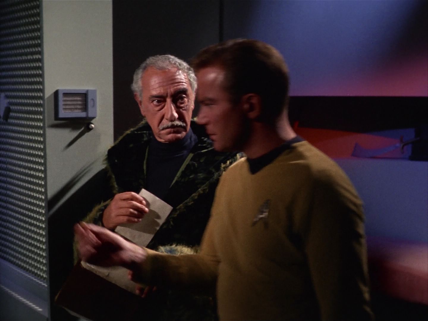 ariane179254_StarTrek_1x13_TheConscienceOfTheKing_2346.jpg