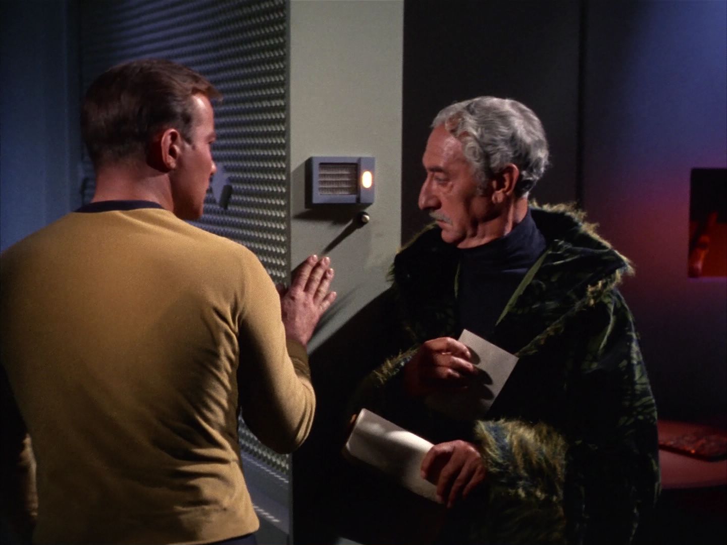 ariane179254_StarTrek_1x13_TheConscienceOfTheKing_2348.jpg