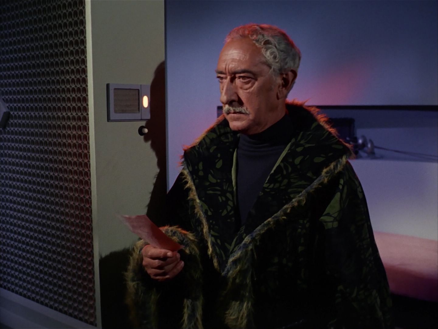ariane179254_StarTrek_1x13_TheConscienceOfTheKing_2358.jpg