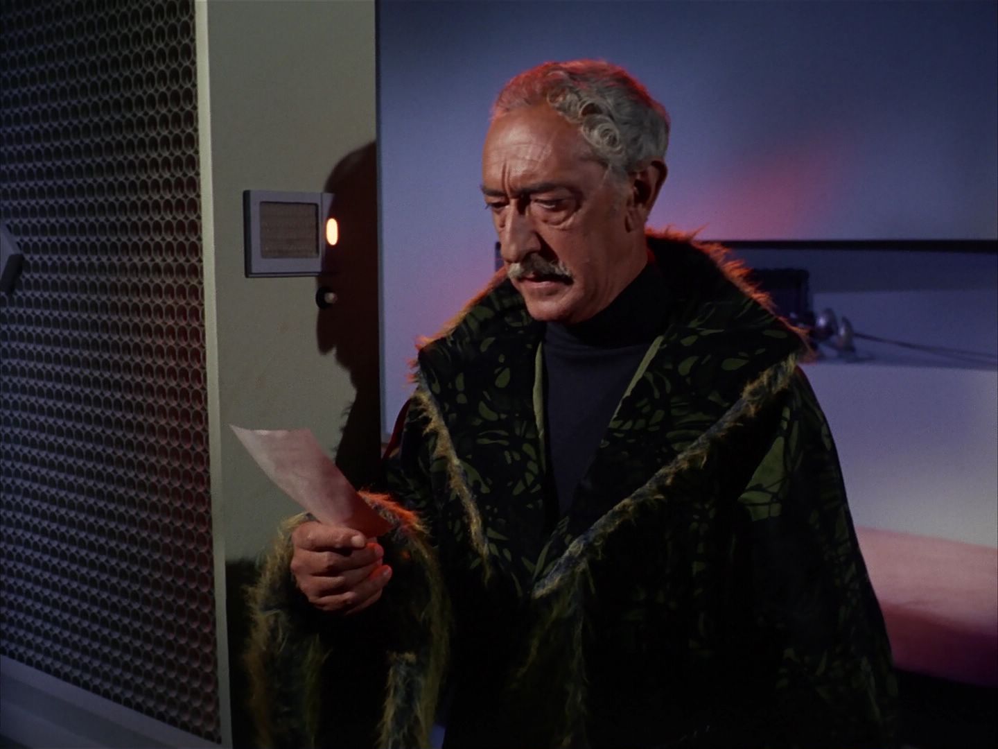 ariane179254_StarTrek_1x13_TheConscienceOfTheKing_2361.jpg